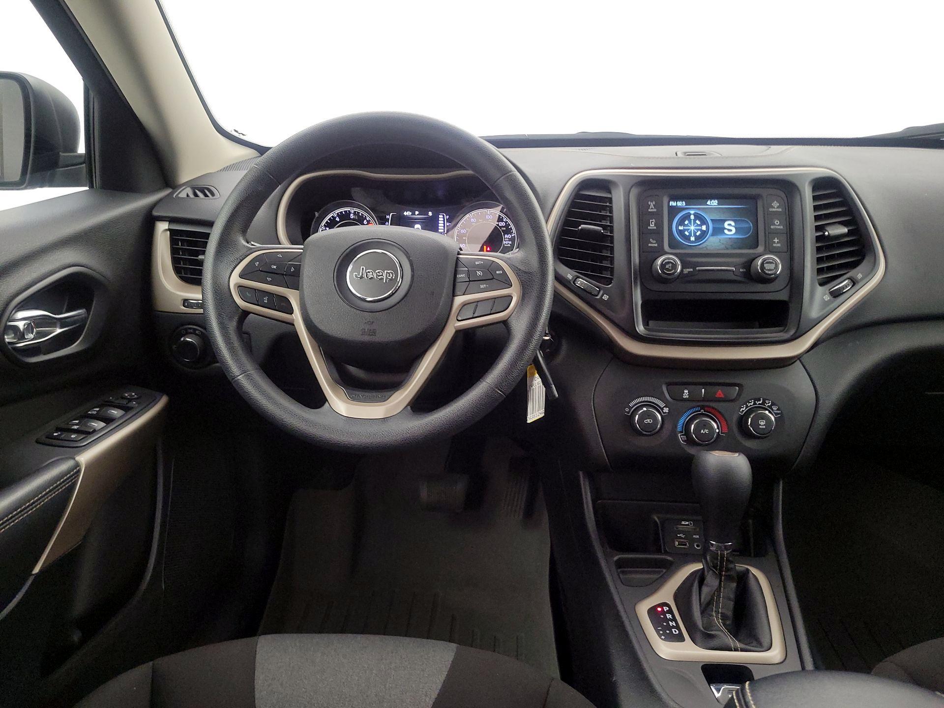 Thumbnail: 2017 Jeep Cherokee - 10