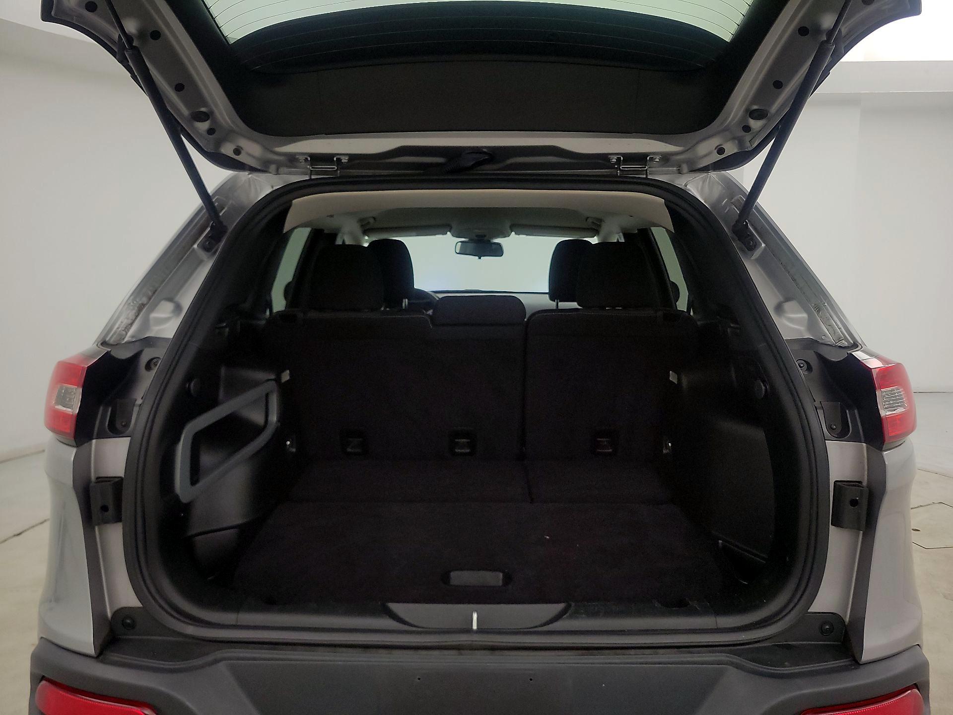 Thumbnail: 2017 Jeep Cherokee - 20