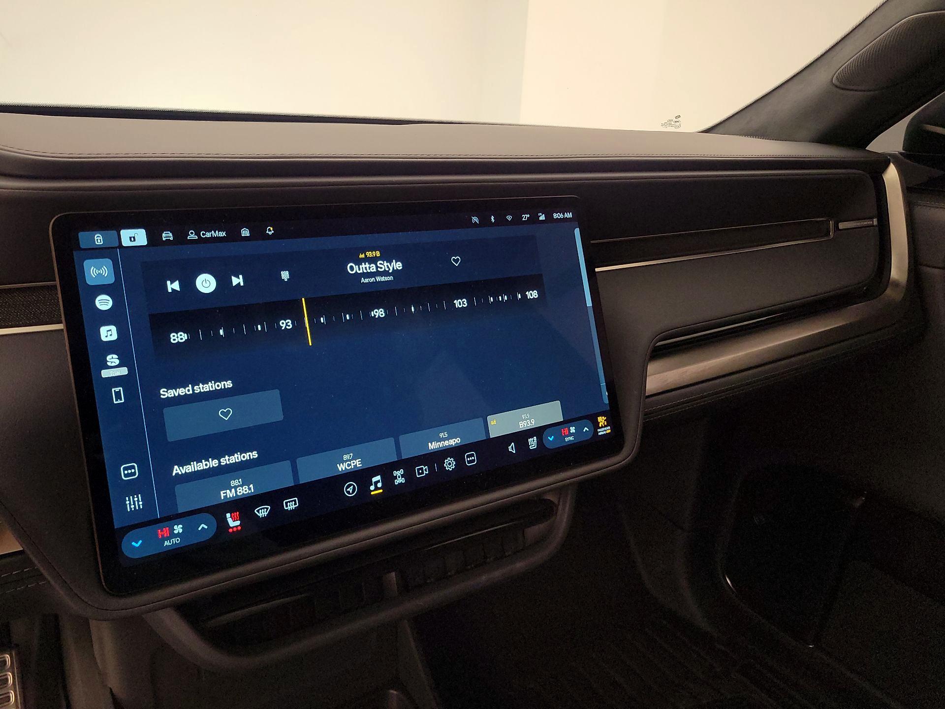 Thumbnail: 2023 Rivian R1S - 15