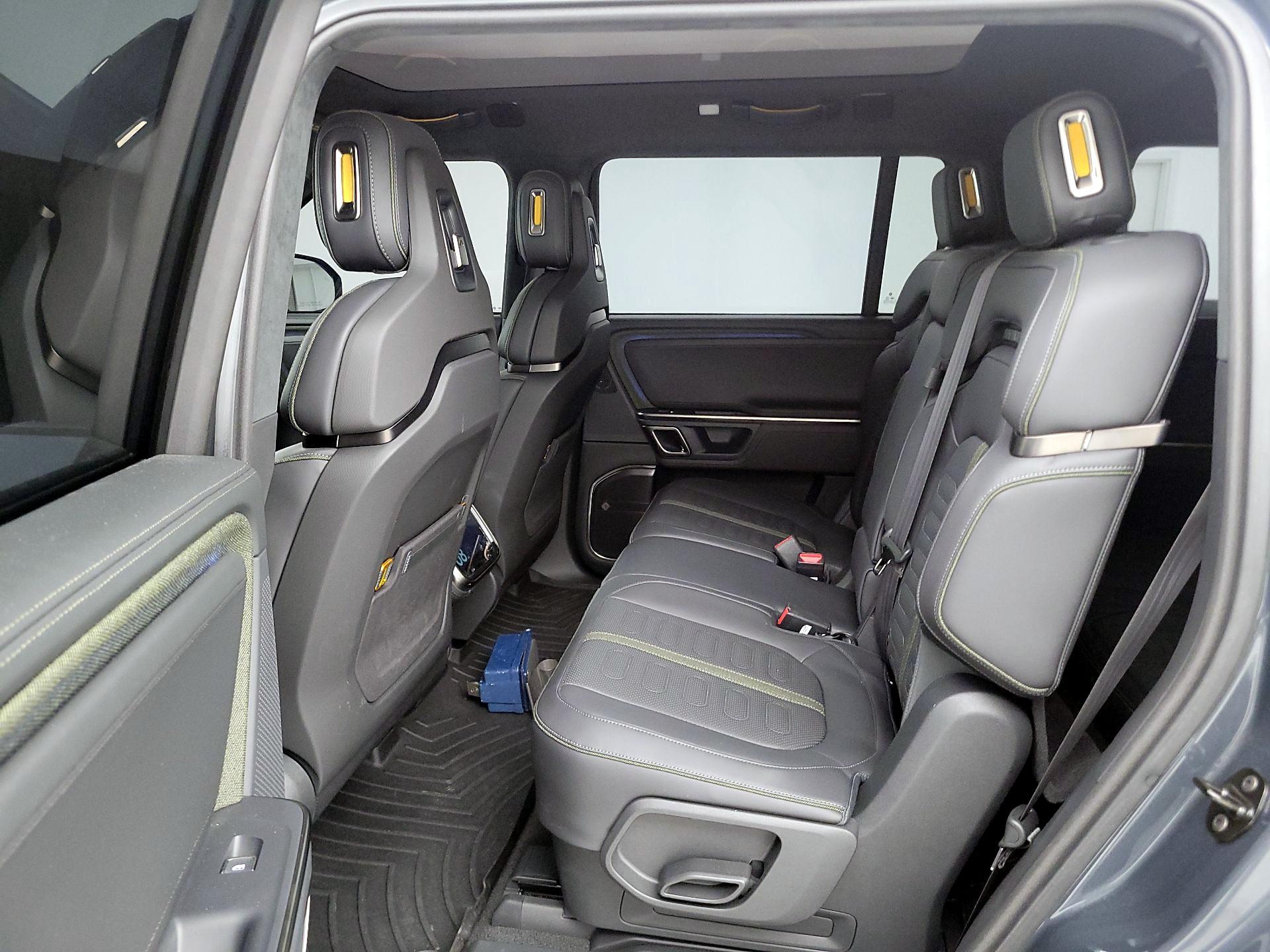 Thumbnail: 2023 Rivian R1S - 20