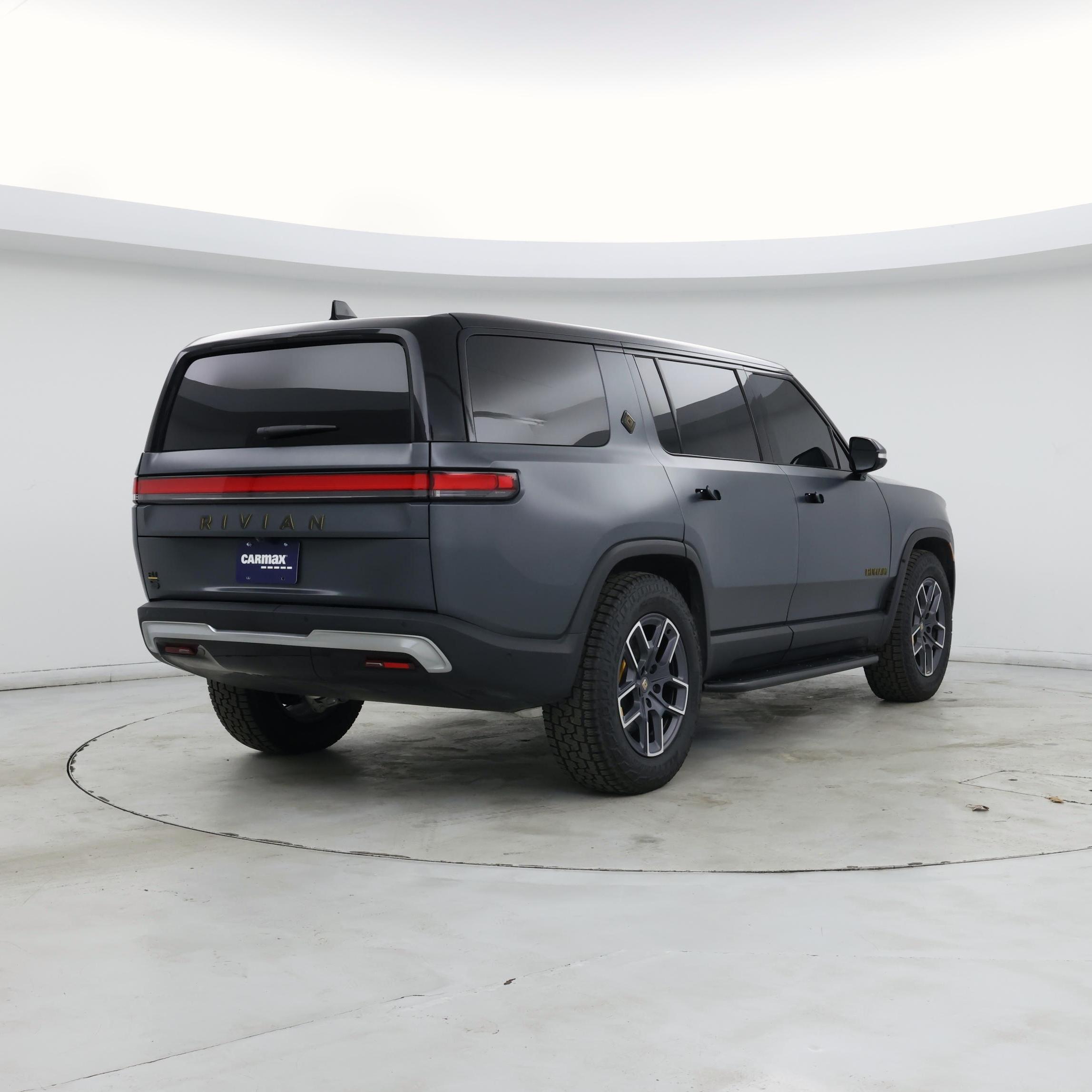 Thumbnail: 2023 Rivian R1S - 8