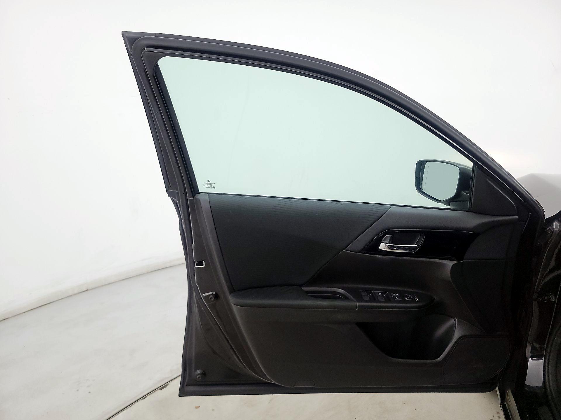 Thumbnail: 2016 Honda Accord - 12