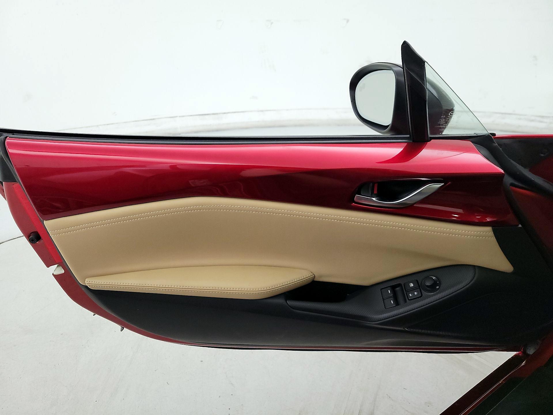 Thumbnail: 2019 Mazda MX-5 Miata - 12