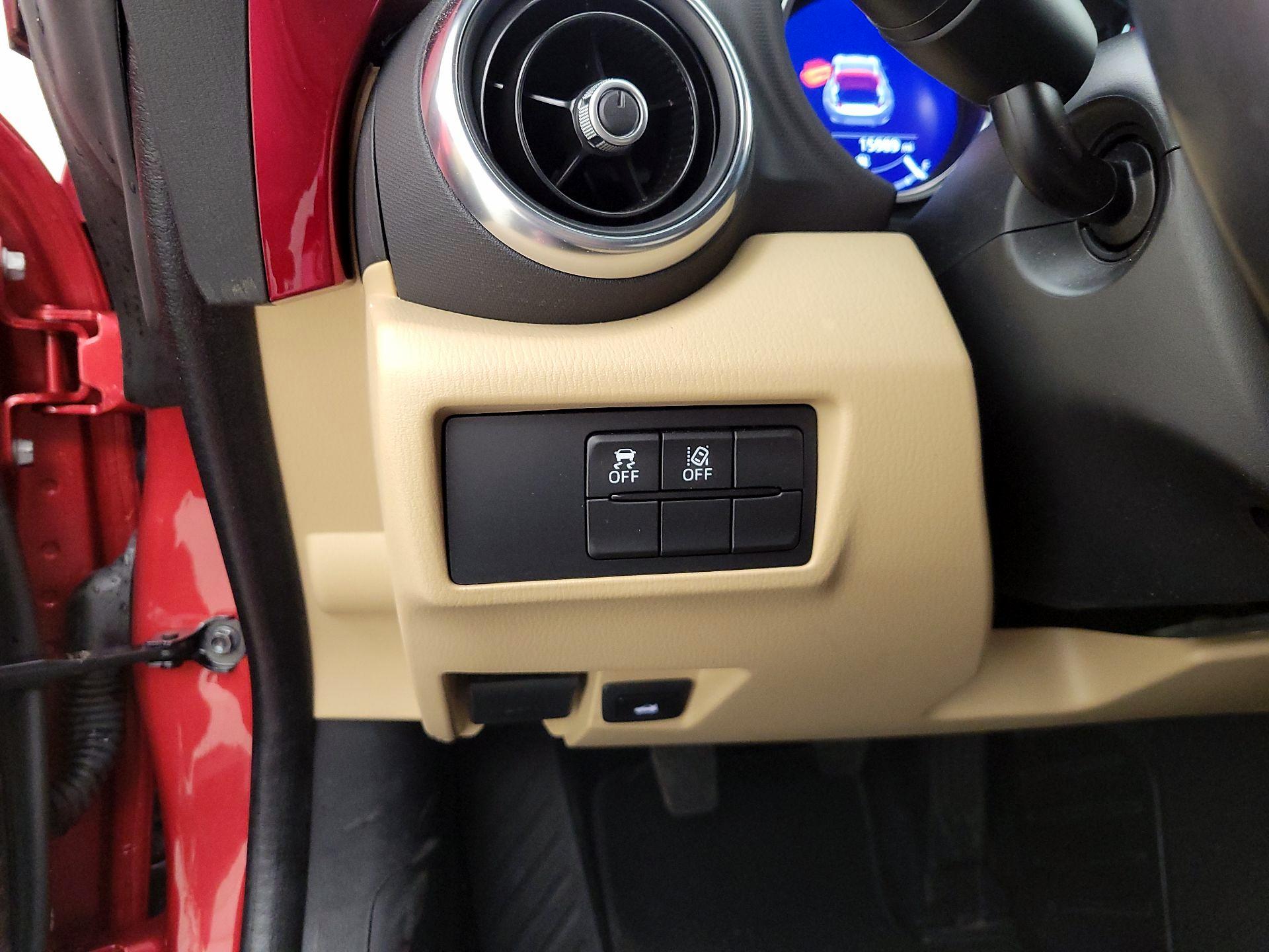 Thumbnail: 2019 Mazda MX-5 Miata - 13