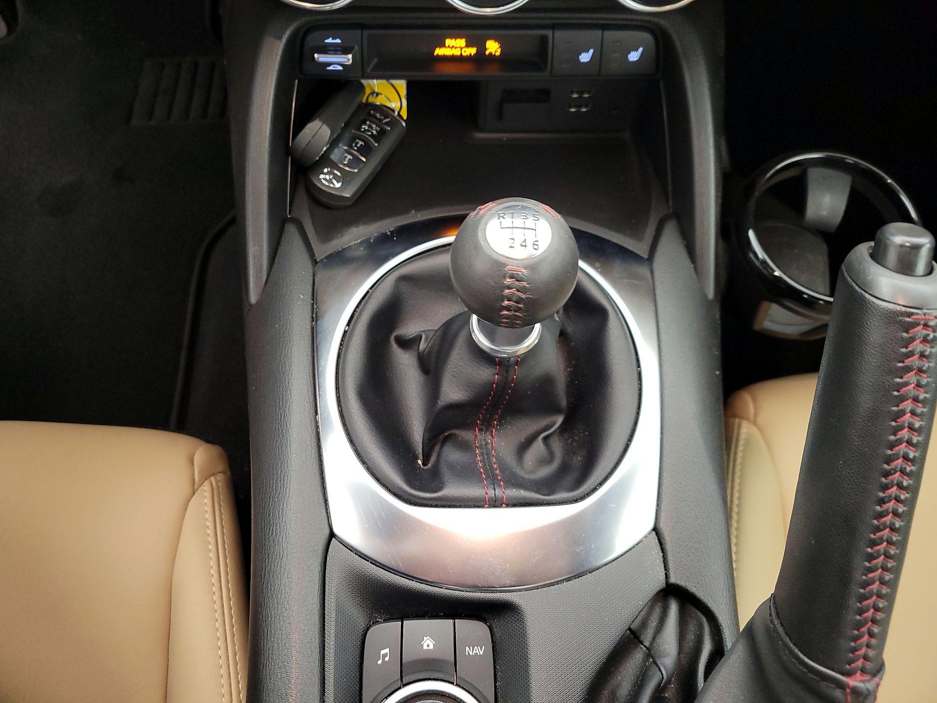 Thumbnail: 2019 Mazda MX-5 Miata - 18