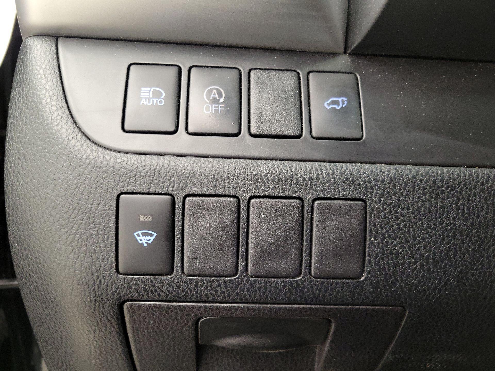 Thumbnail: 2018 Toyota Highlander - 13