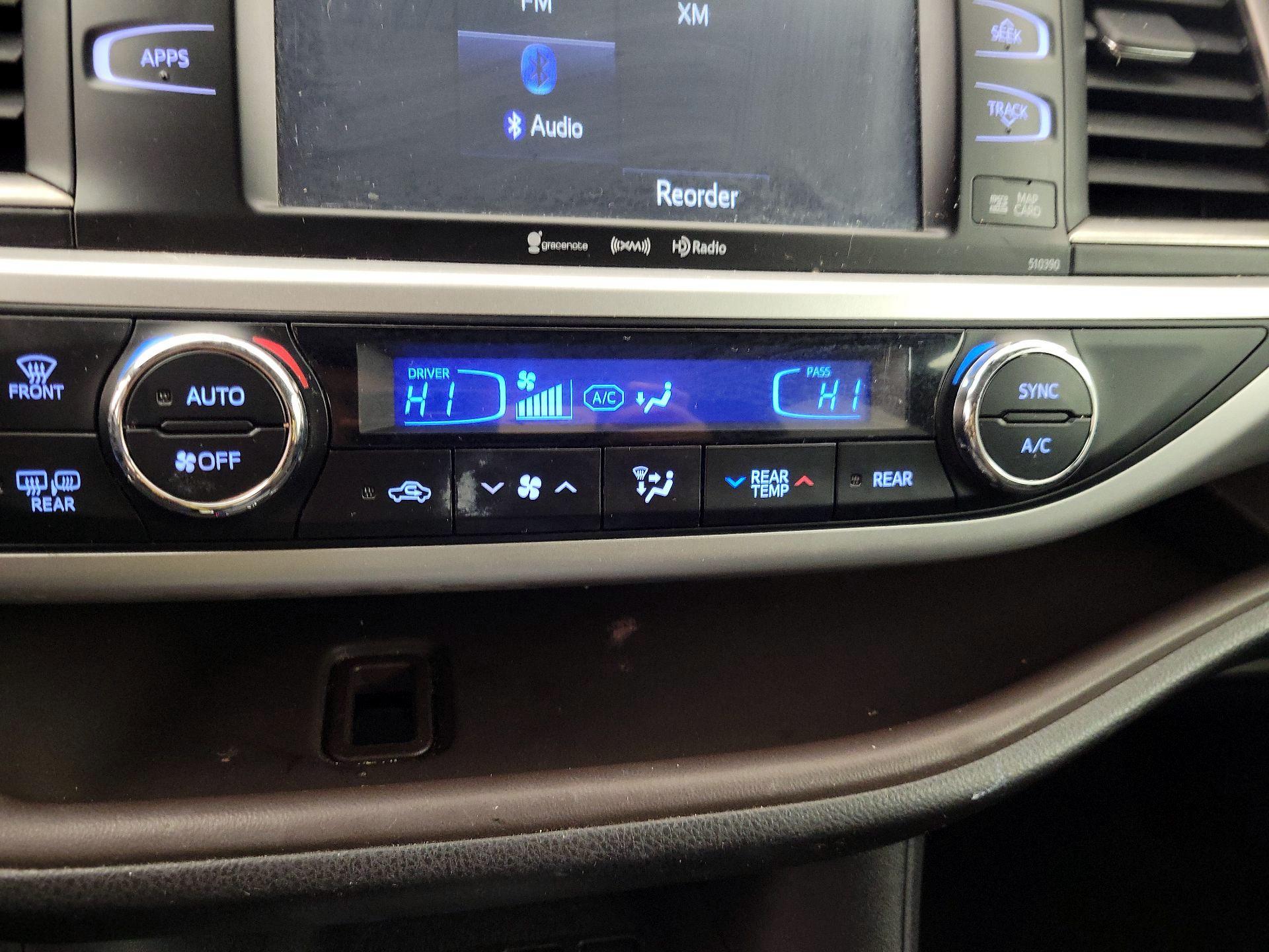 Thumbnail: 2018 Toyota Highlander - 17