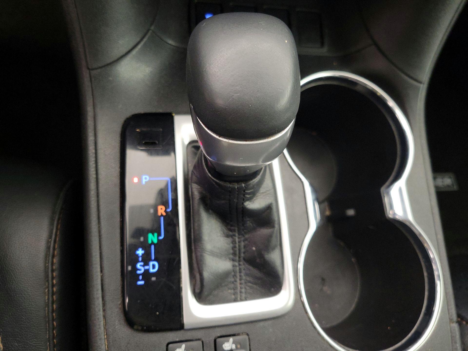 Thumbnail: 2018 Toyota Highlander - 18