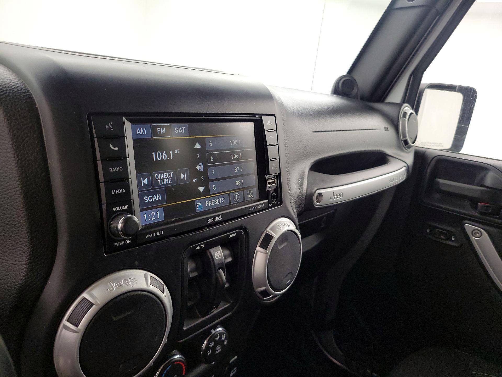 Thumbnail: 2014 Jeep Wrangler - 14