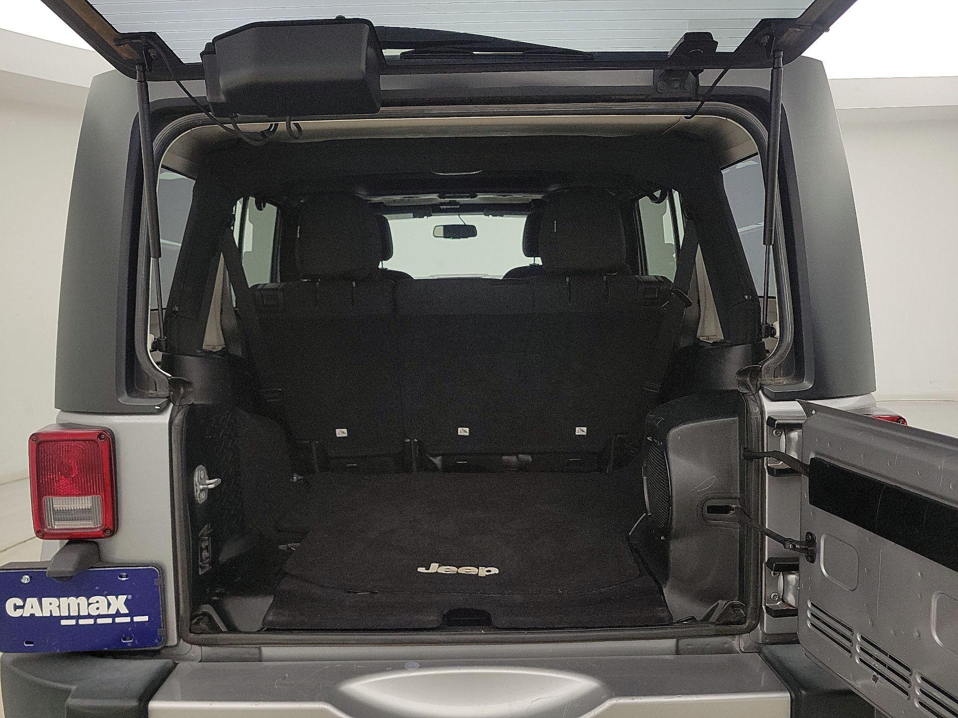 Thumbnail: 2014 Jeep Wrangler - 19