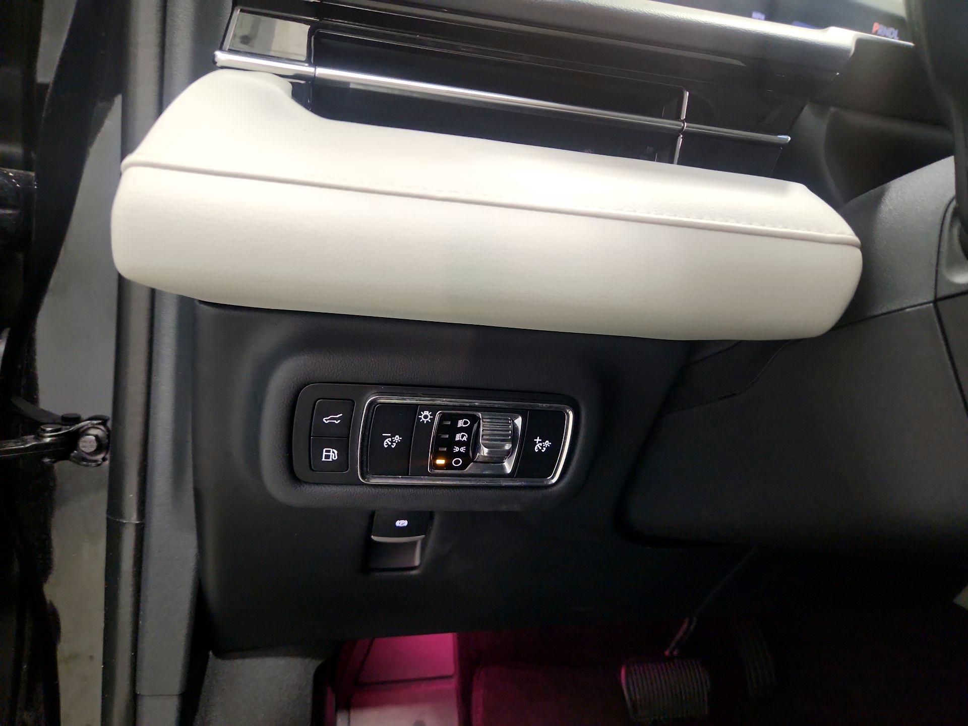 Thumbnail: 2024 Lincoln Nautilus - 13