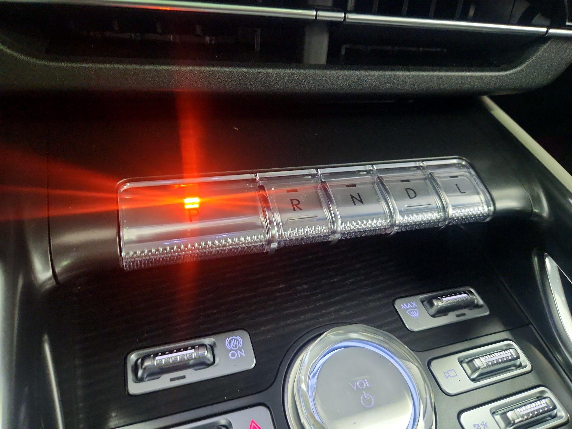 Thumbnail: 2024 Lincoln Nautilus - 18