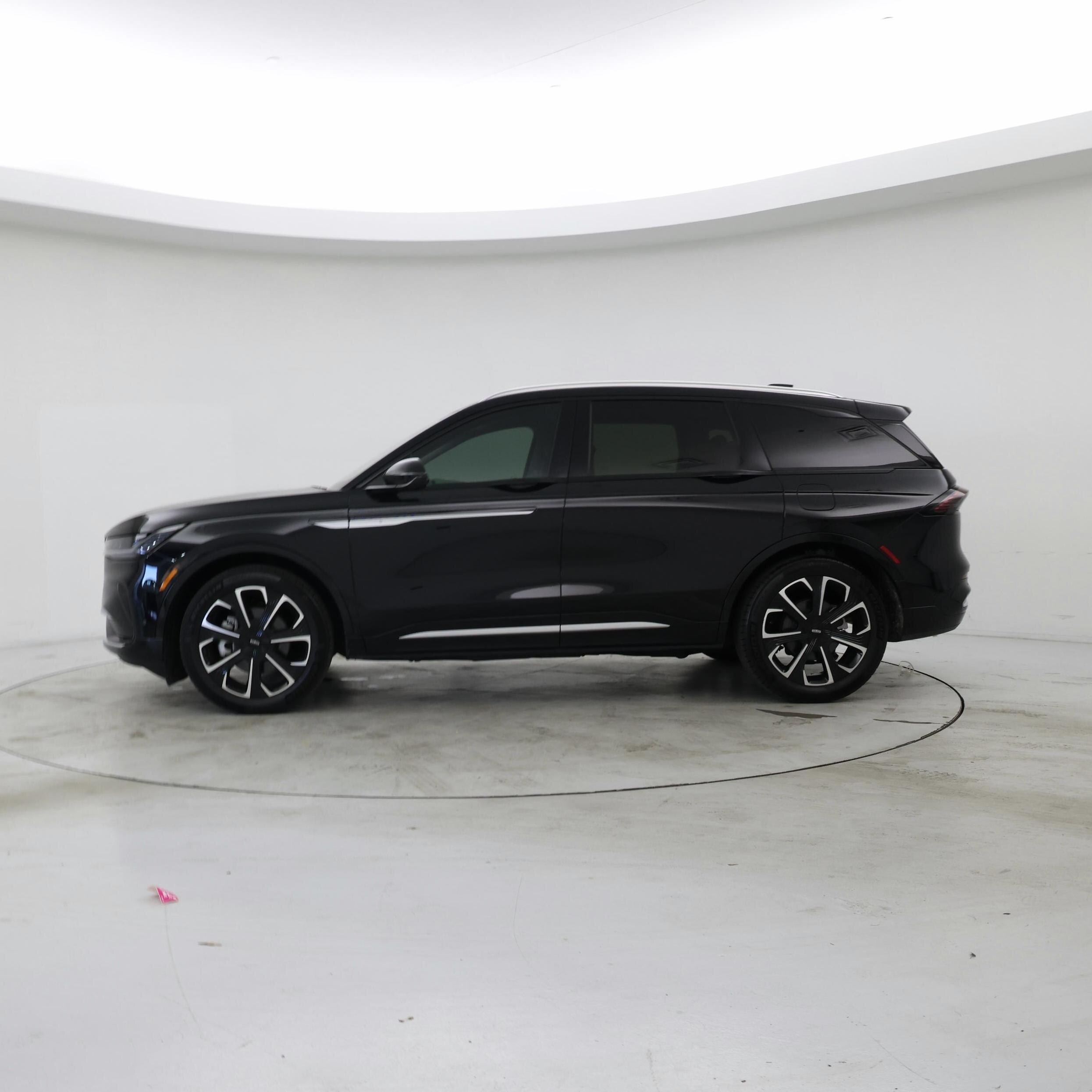 Thumbnail: 2024 Lincoln Nautilus - 3