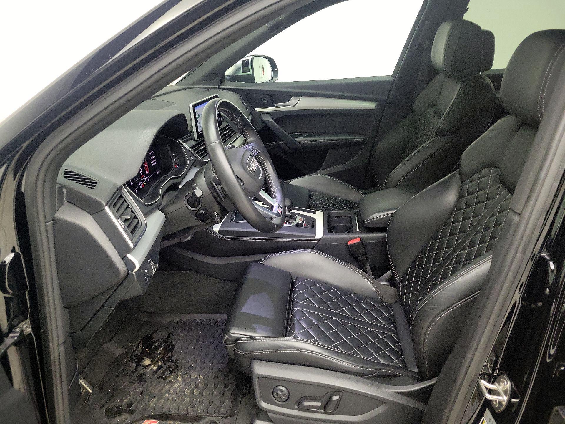 Thumbnail: 2020 Audi SQ5 - 11