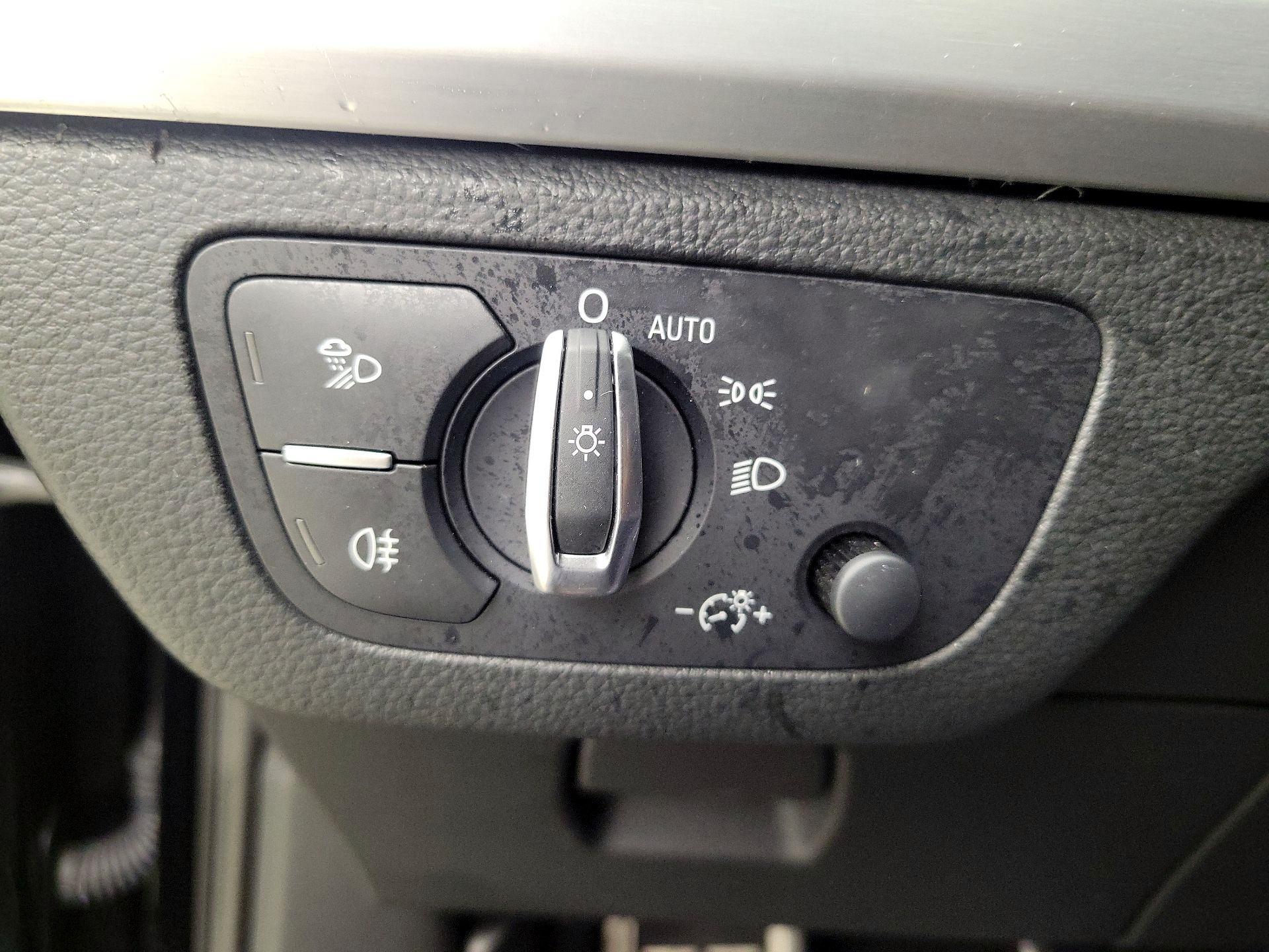 Thumbnail: 2020 Audi SQ5 - 13