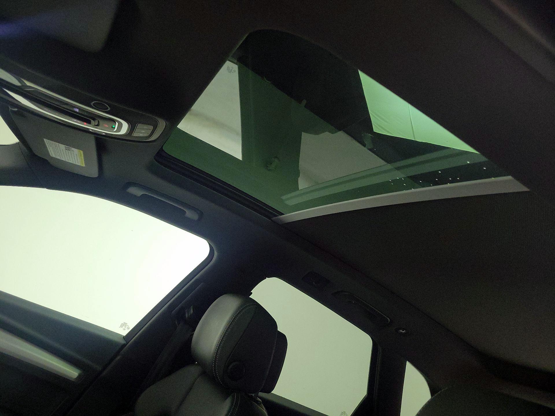 Thumbnail: 2020 Audi SQ5 - 20