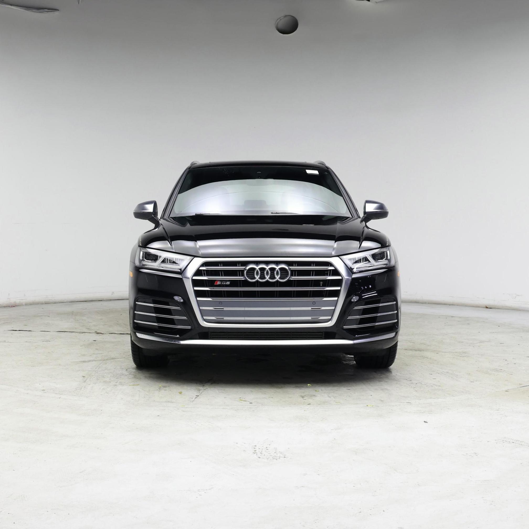 Thumbnail: 2020 Audi SQ5 - 5