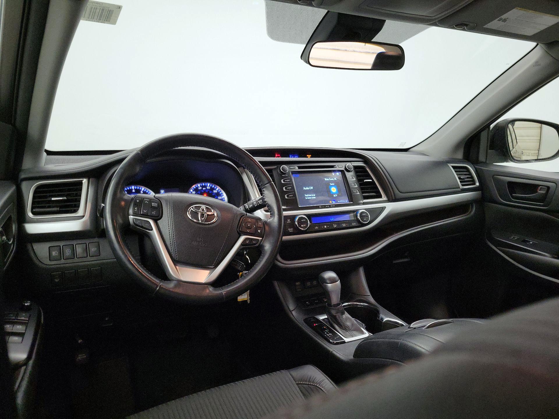 Thumbnail: 2017 Toyota Highlander - 9