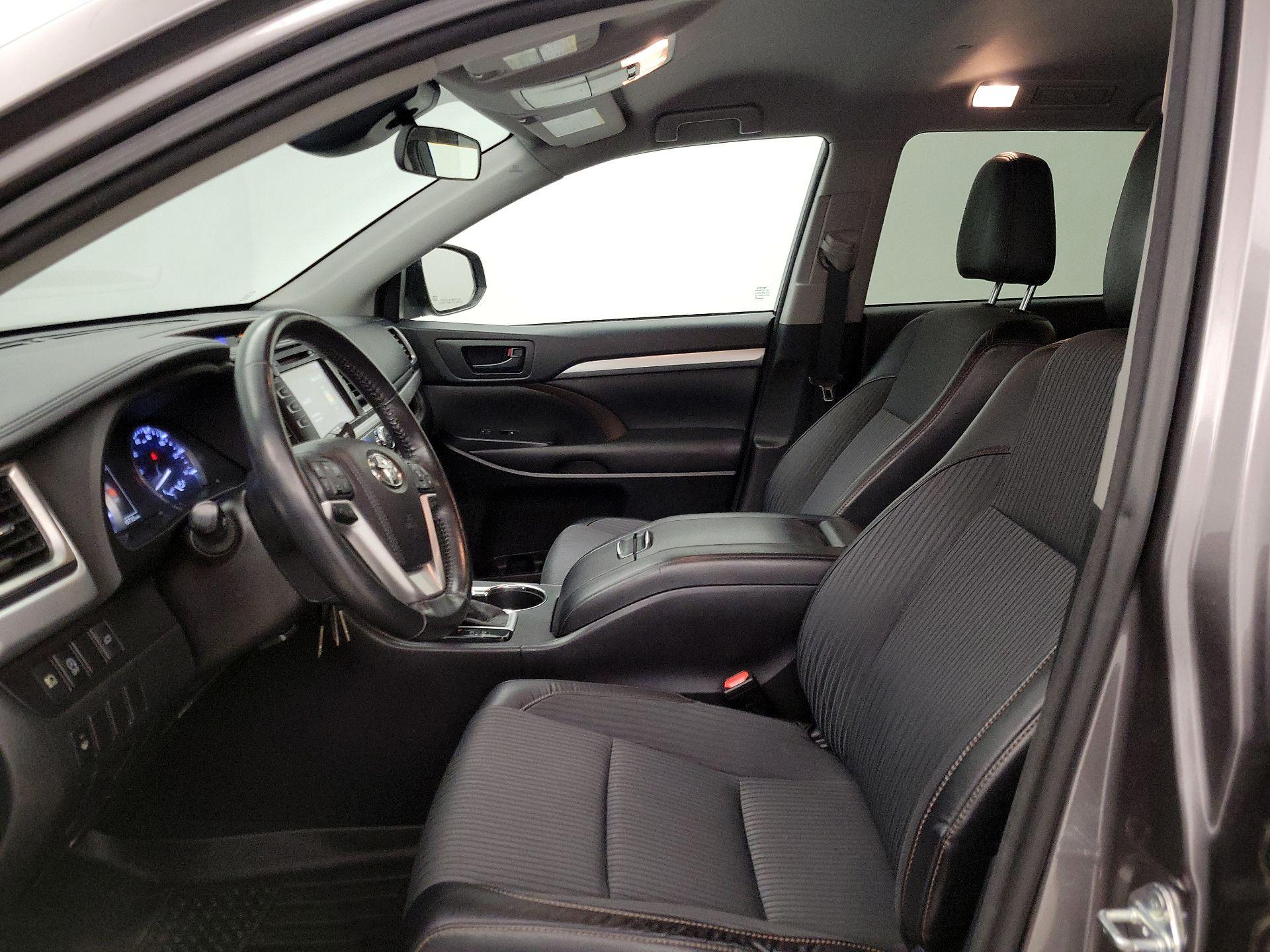 Thumbnail: 2017 Toyota Highlander - 11