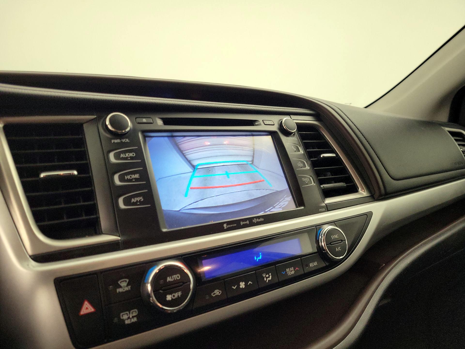 Thumbnail: 2017 Toyota Highlander - 14