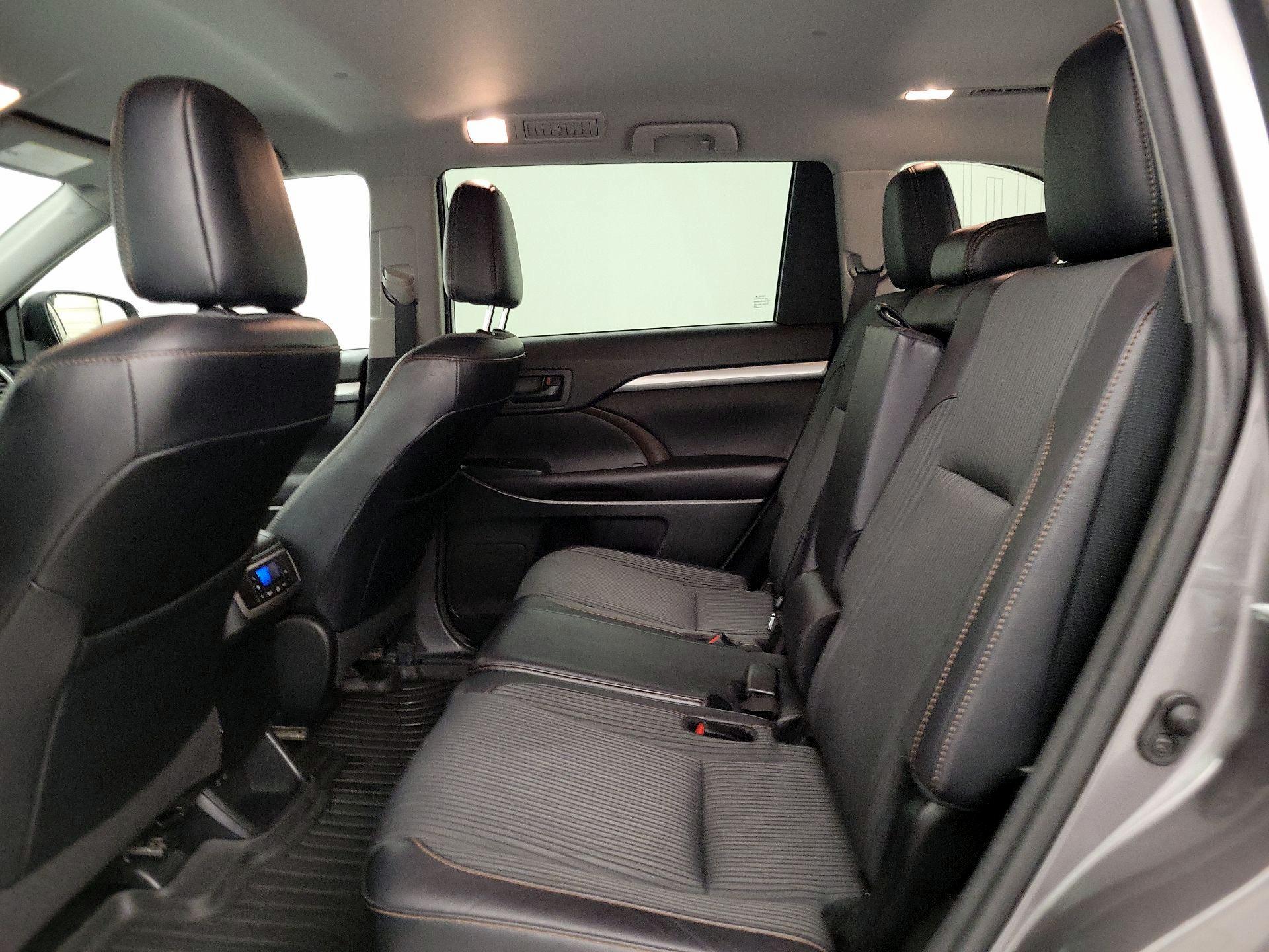 Thumbnail: 2017 Toyota Highlander - 19