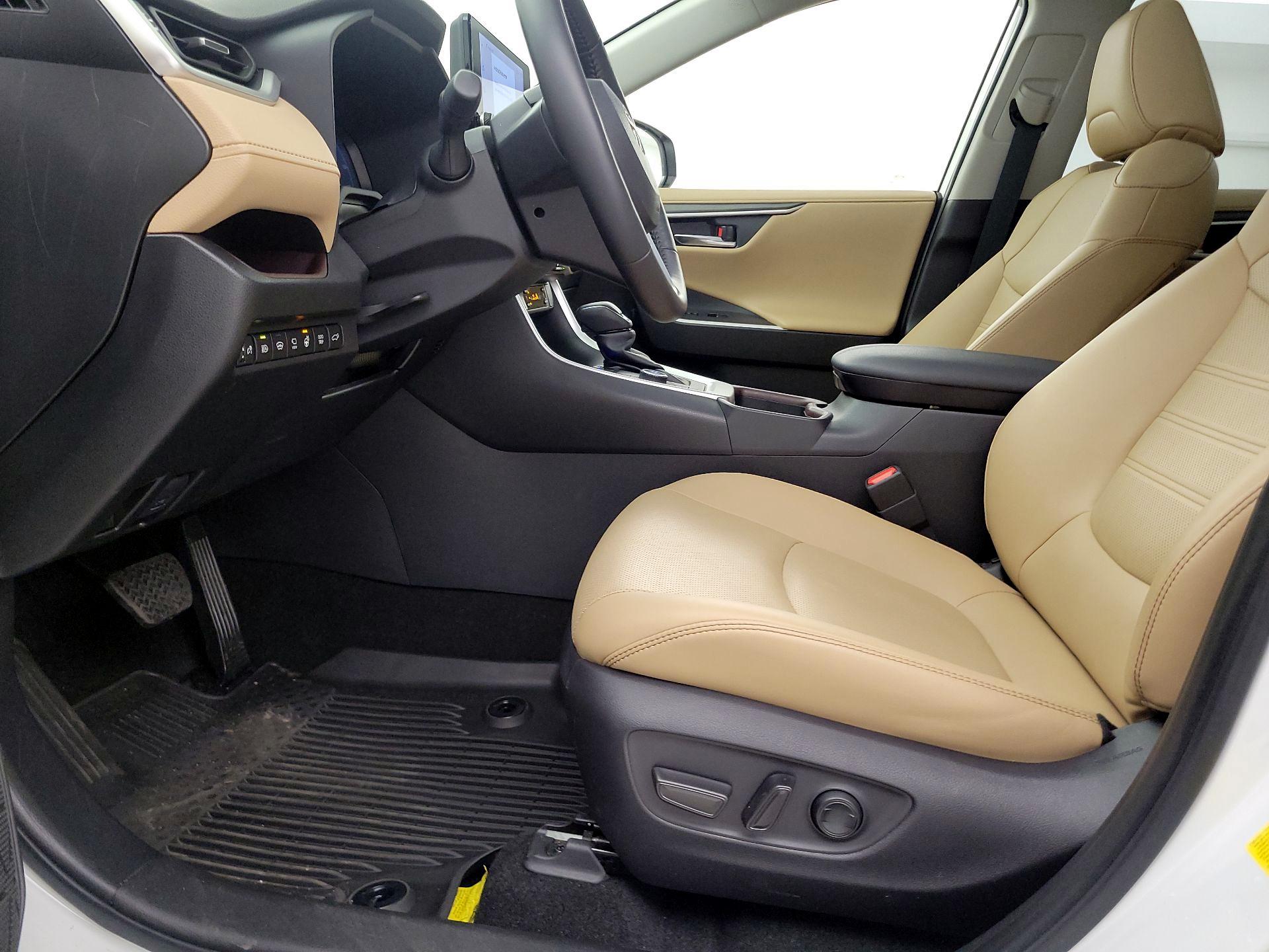 Thumbnail: 2024 Toyota RAV4 - 11