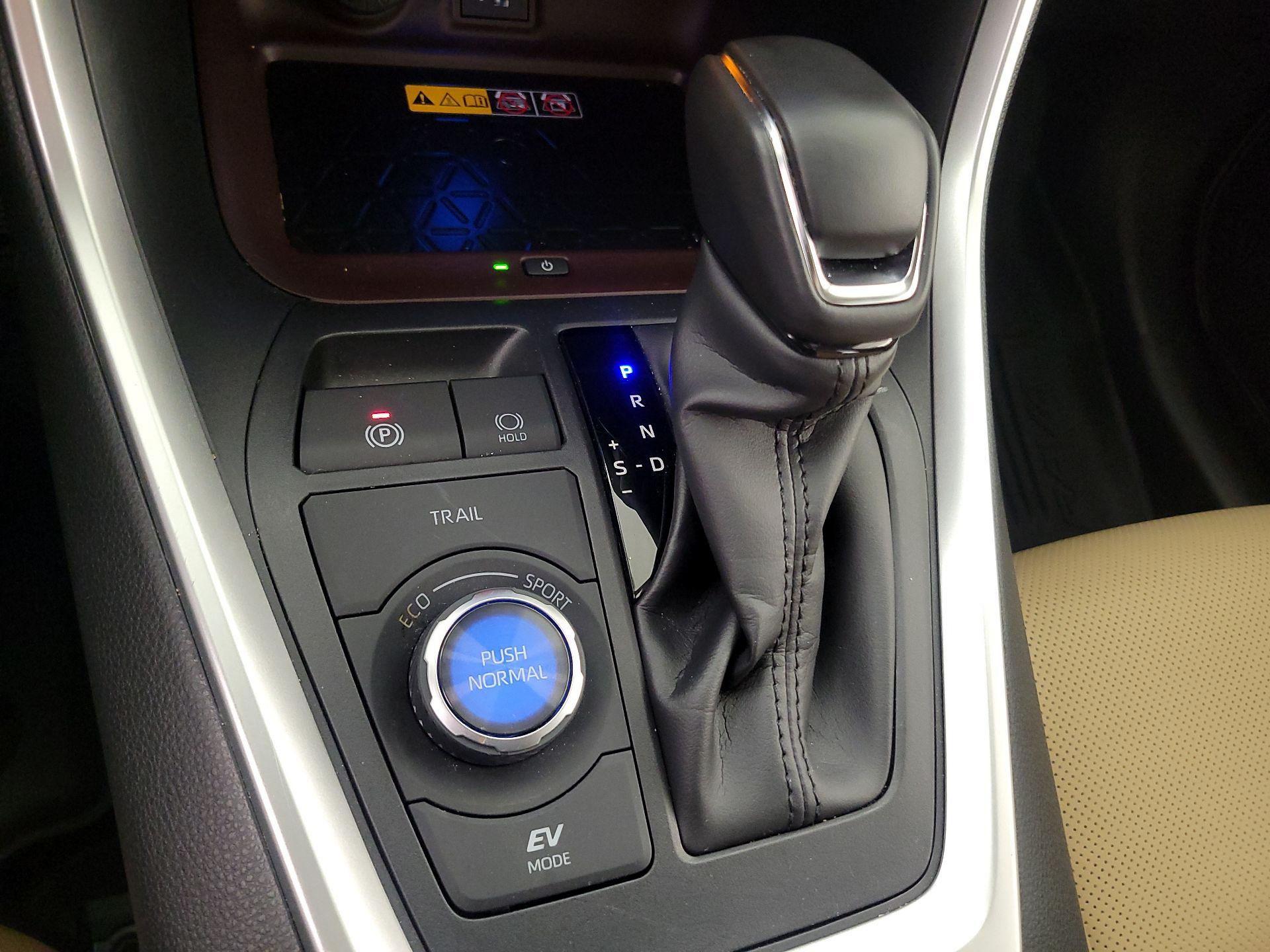 Thumbnail: 2024 Toyota RAV4 - 17