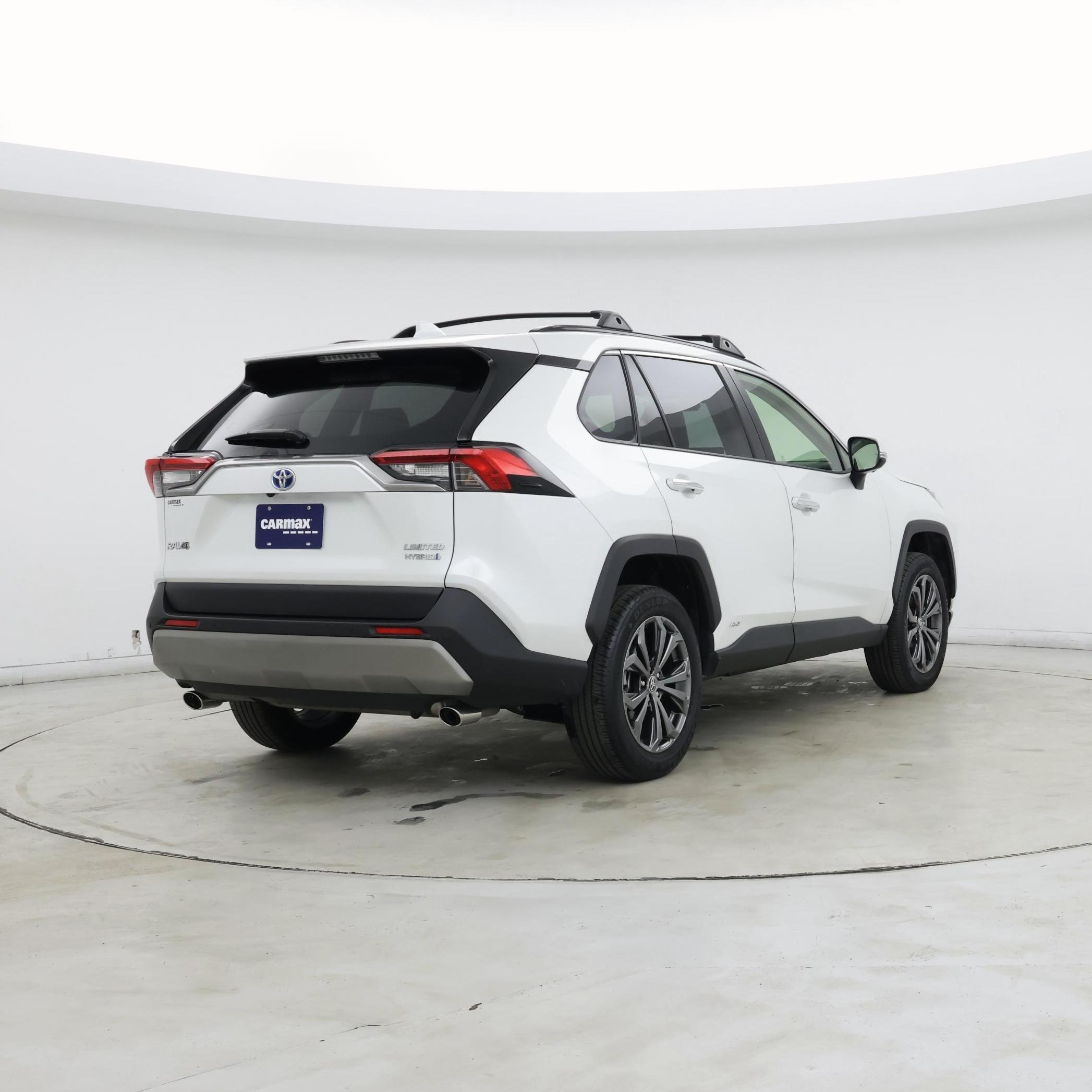 Thumbnail: 2024 Toyota RAV4 - 8