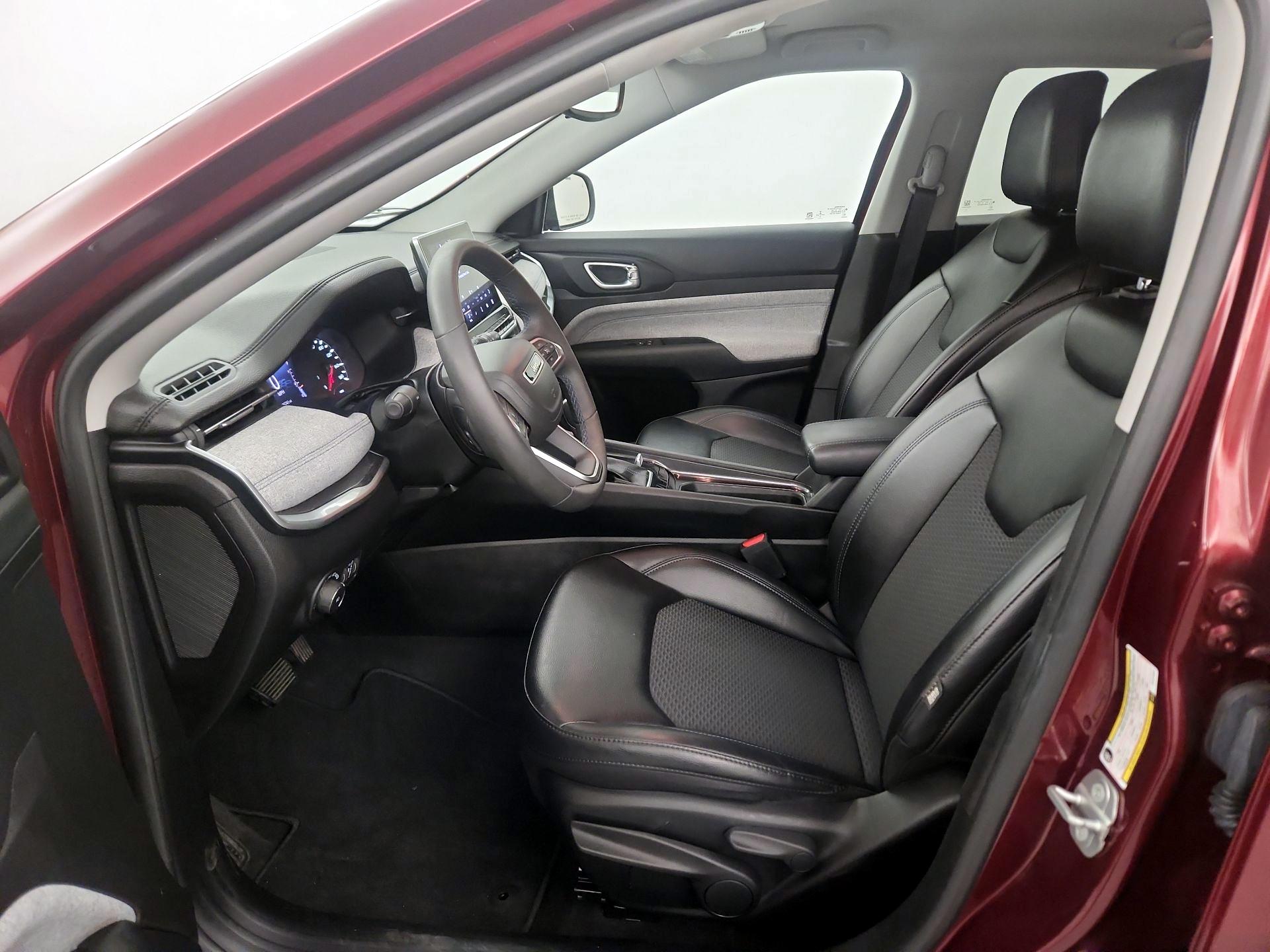 Thumbnail: 2022 Jeep Compass - 11