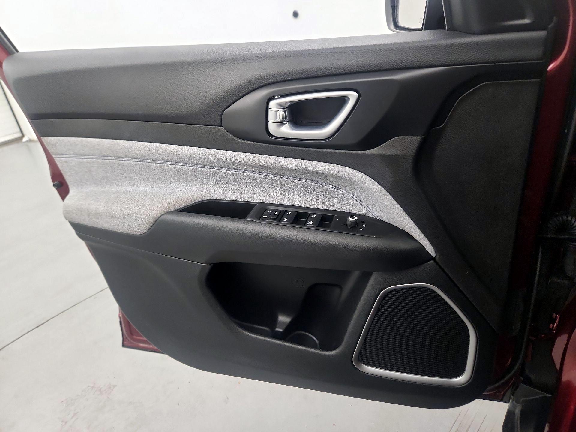 Thumbnail: 2022 Jeep Compass - 12