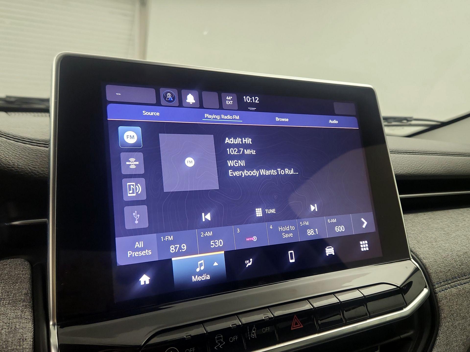 Thumbnail: 2022 Jeep Compass - 15