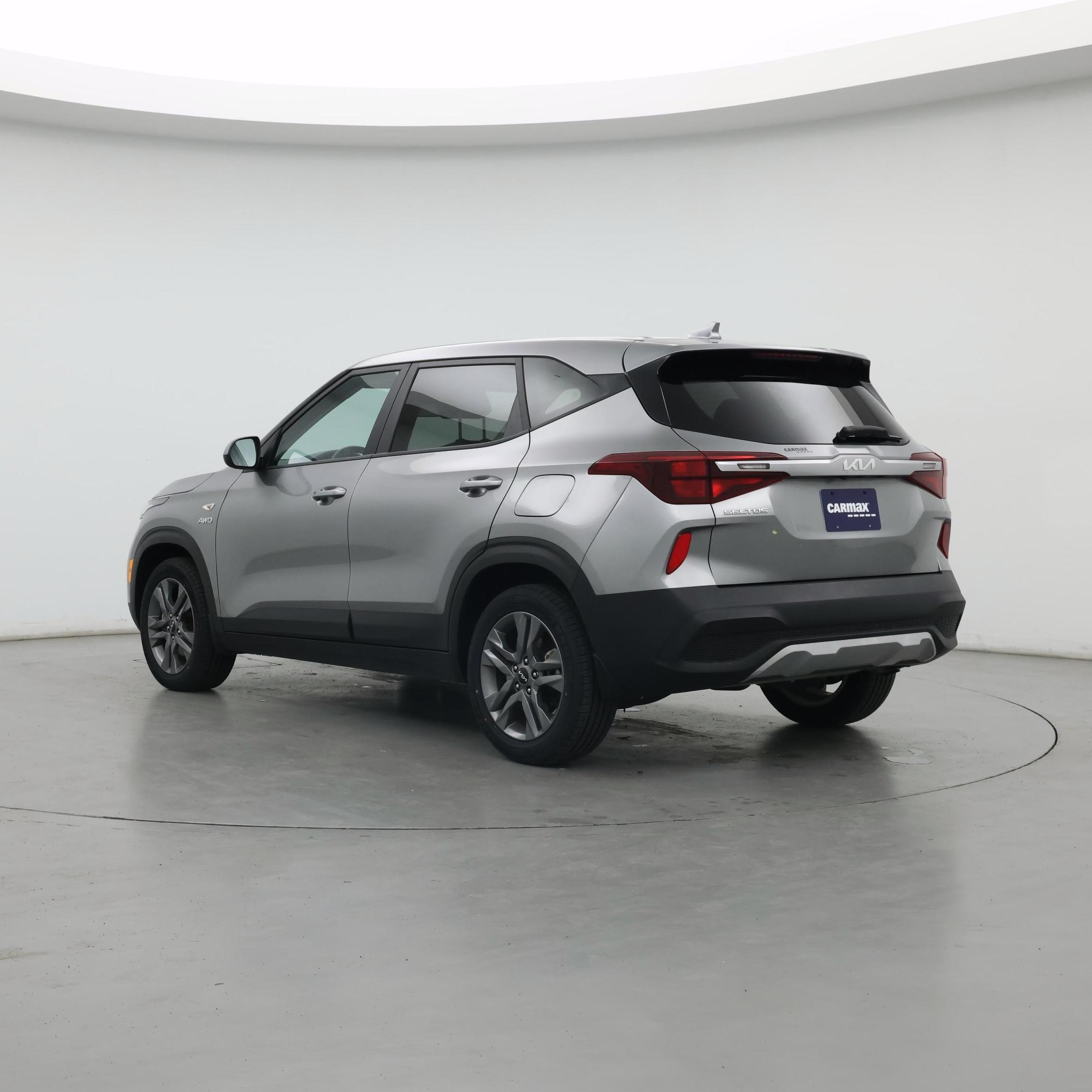 Thumbnail: 2023 Kia Seltos - 2