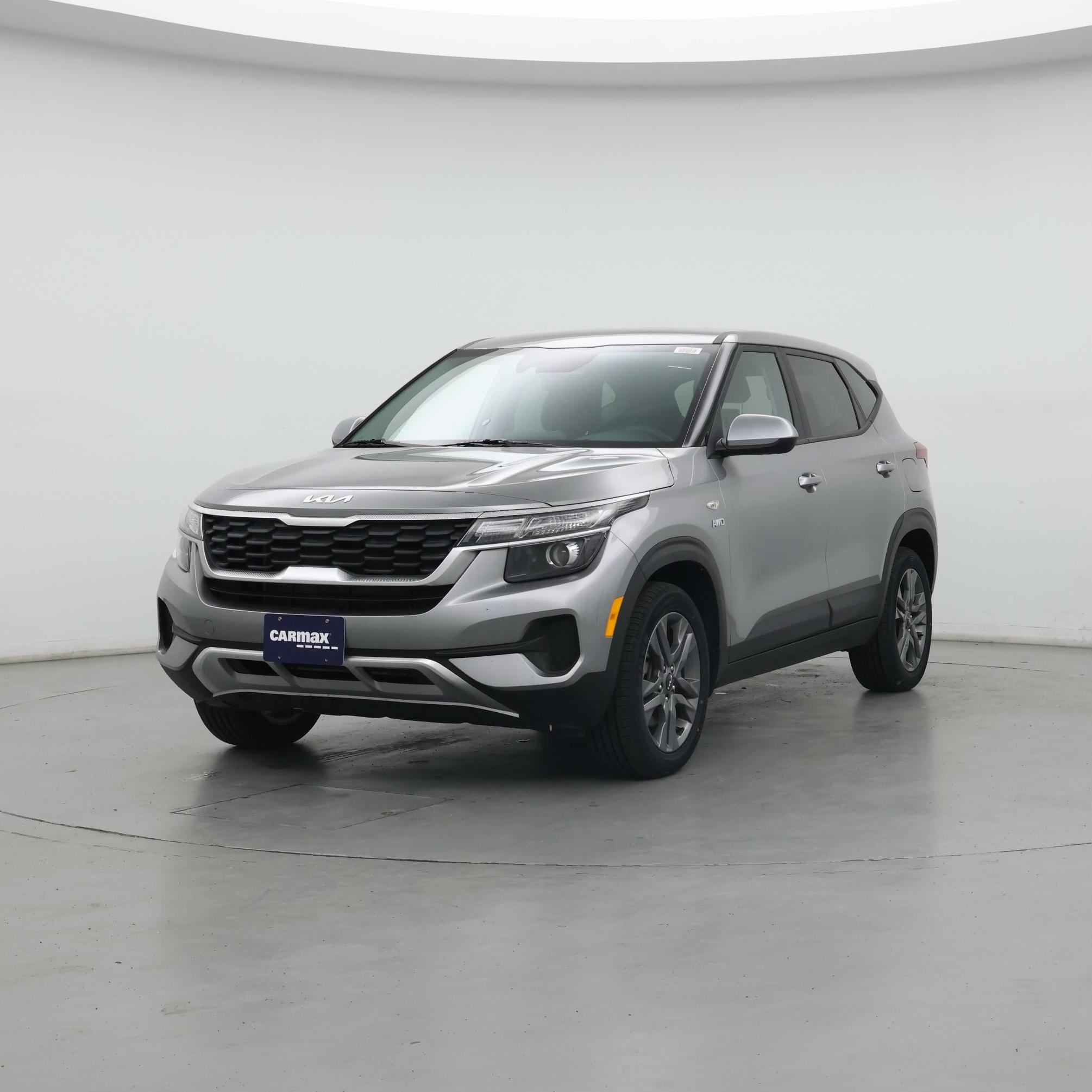 Thumbnail: 2023 Kia Seltos - 4