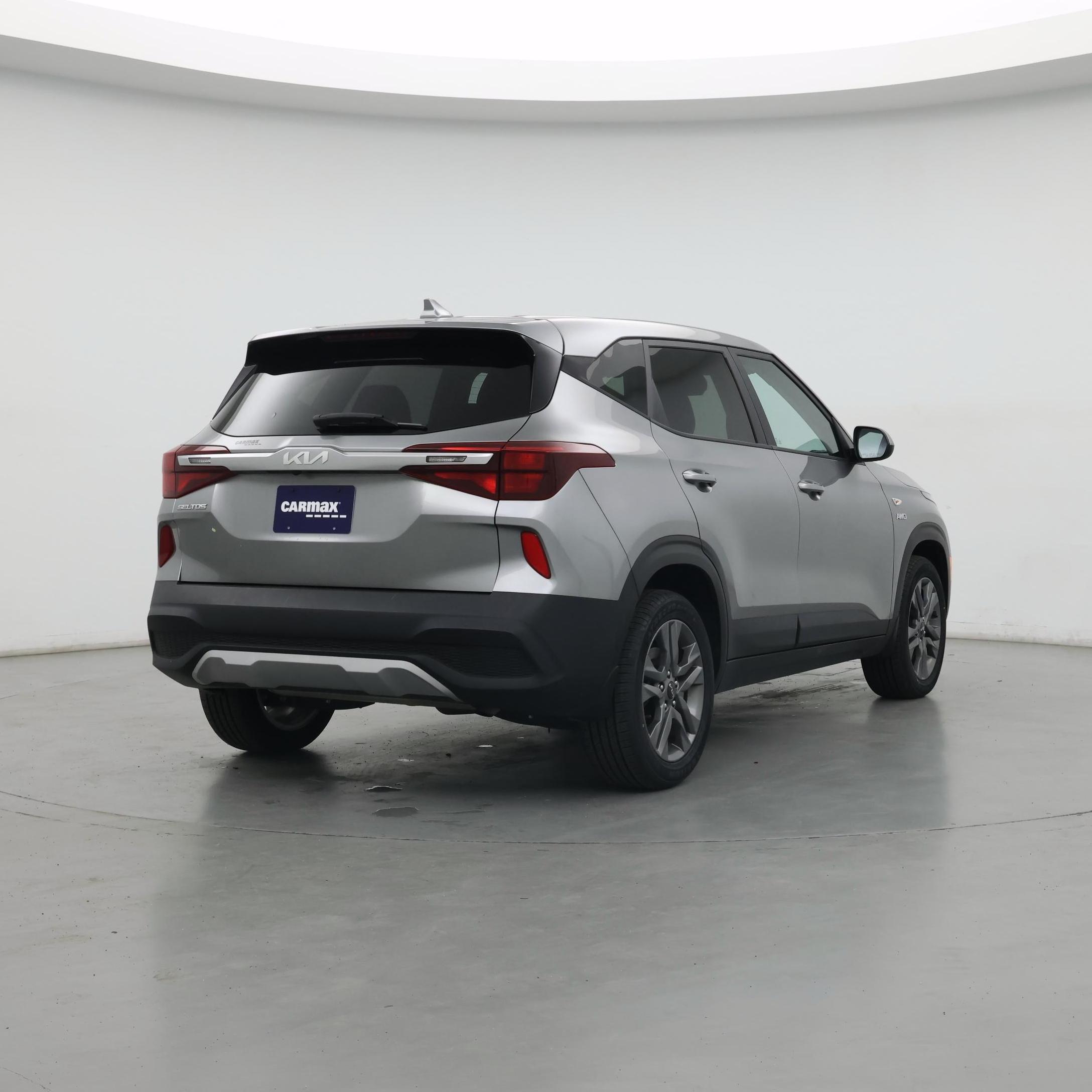 Thumbnail: 2023 Kia Seltos - 8