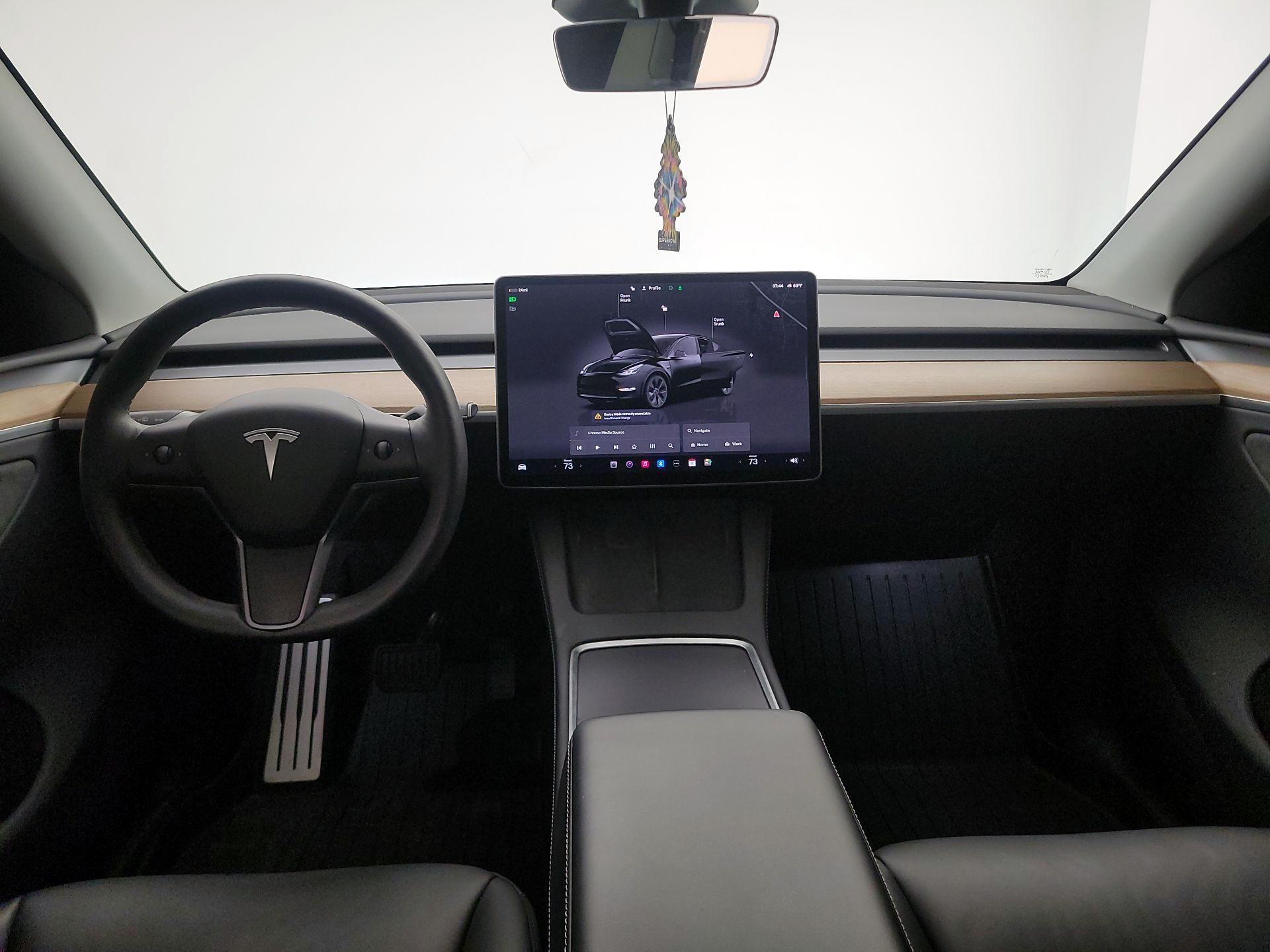 Thumbnail: 2025 Tesla Model Y - 9