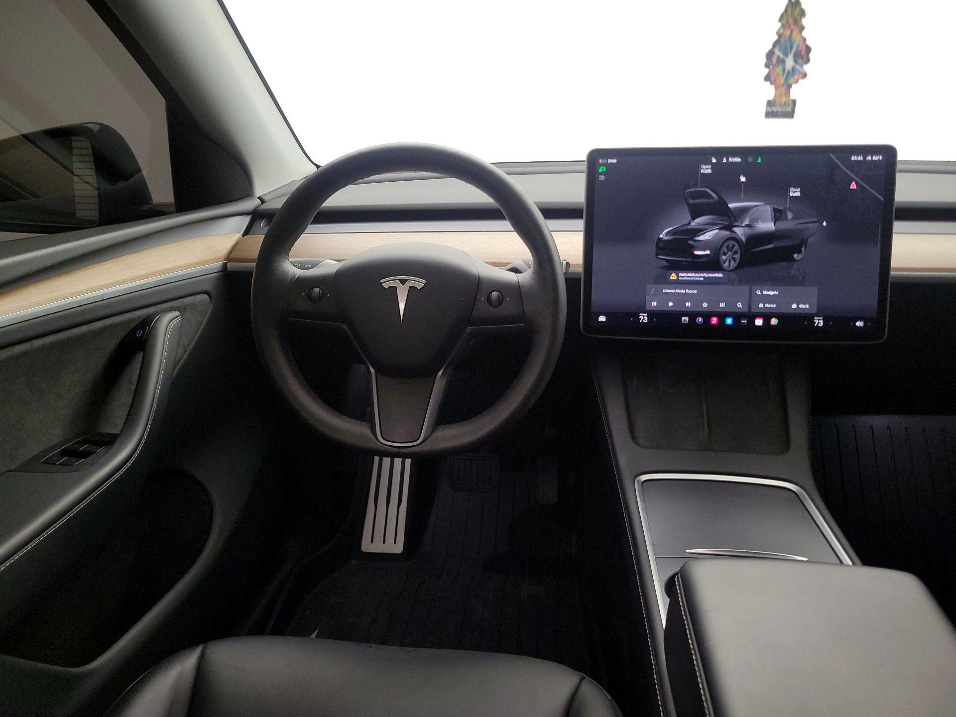 Thumbnail: 2025 Tesla Model Y - 10