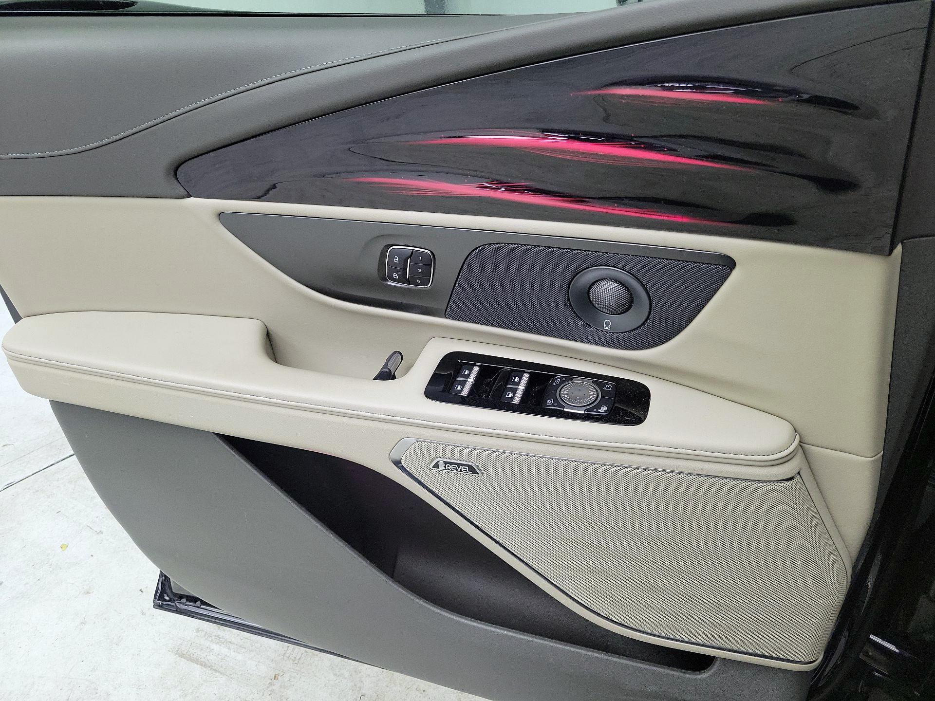 Thumbnail: 2025 Lincoln Nautilus - 12