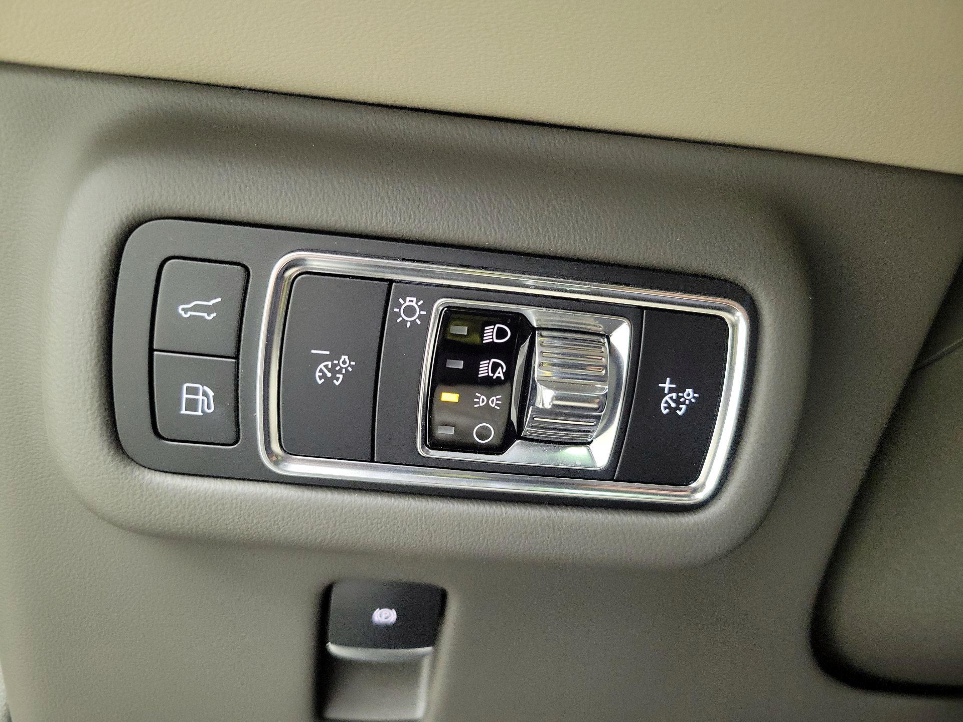 Thumbnail: 2025 Lincoln Nautilus - 13