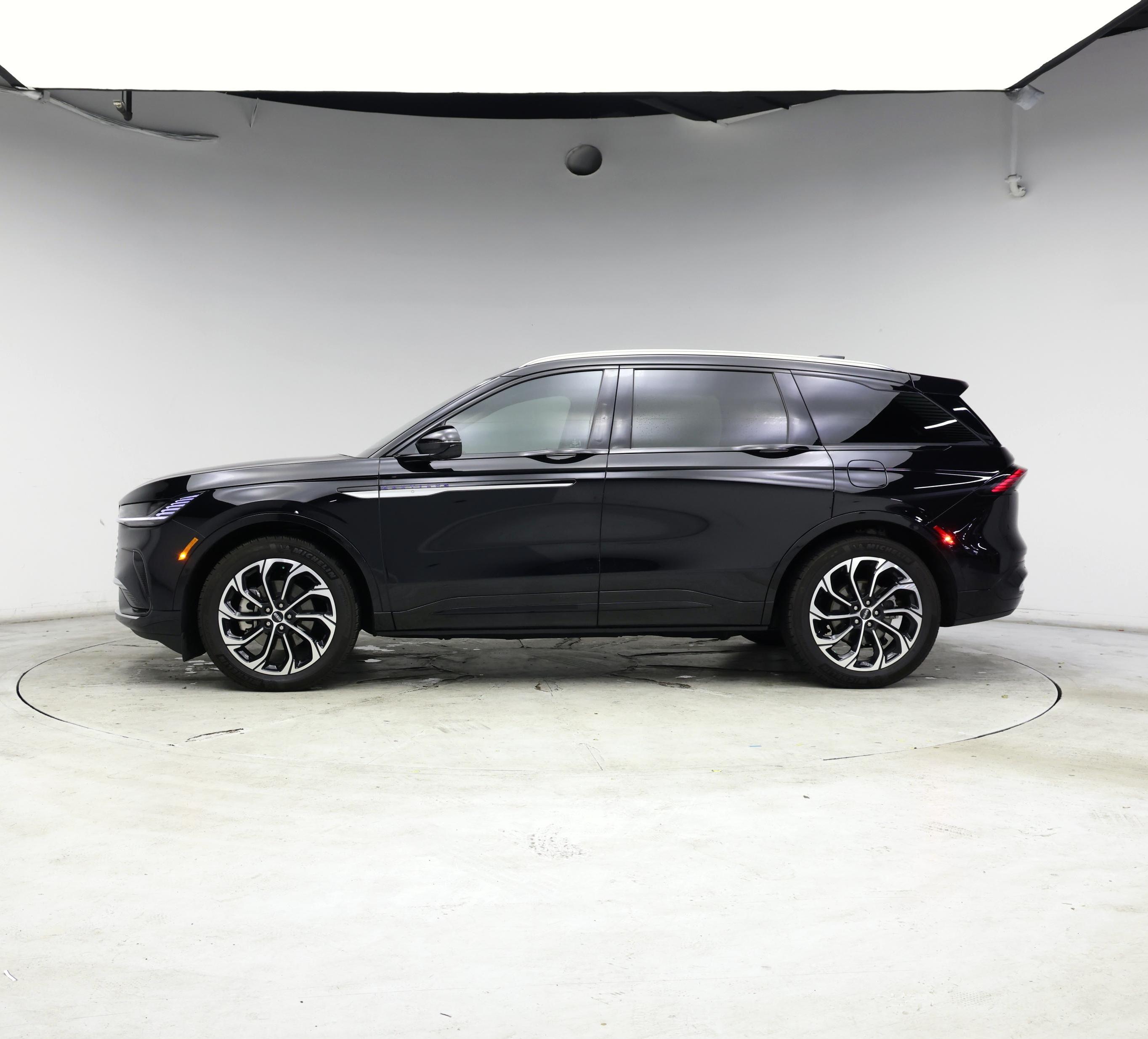 Thumbnail: 2025 Lincoln Nautilus - 3