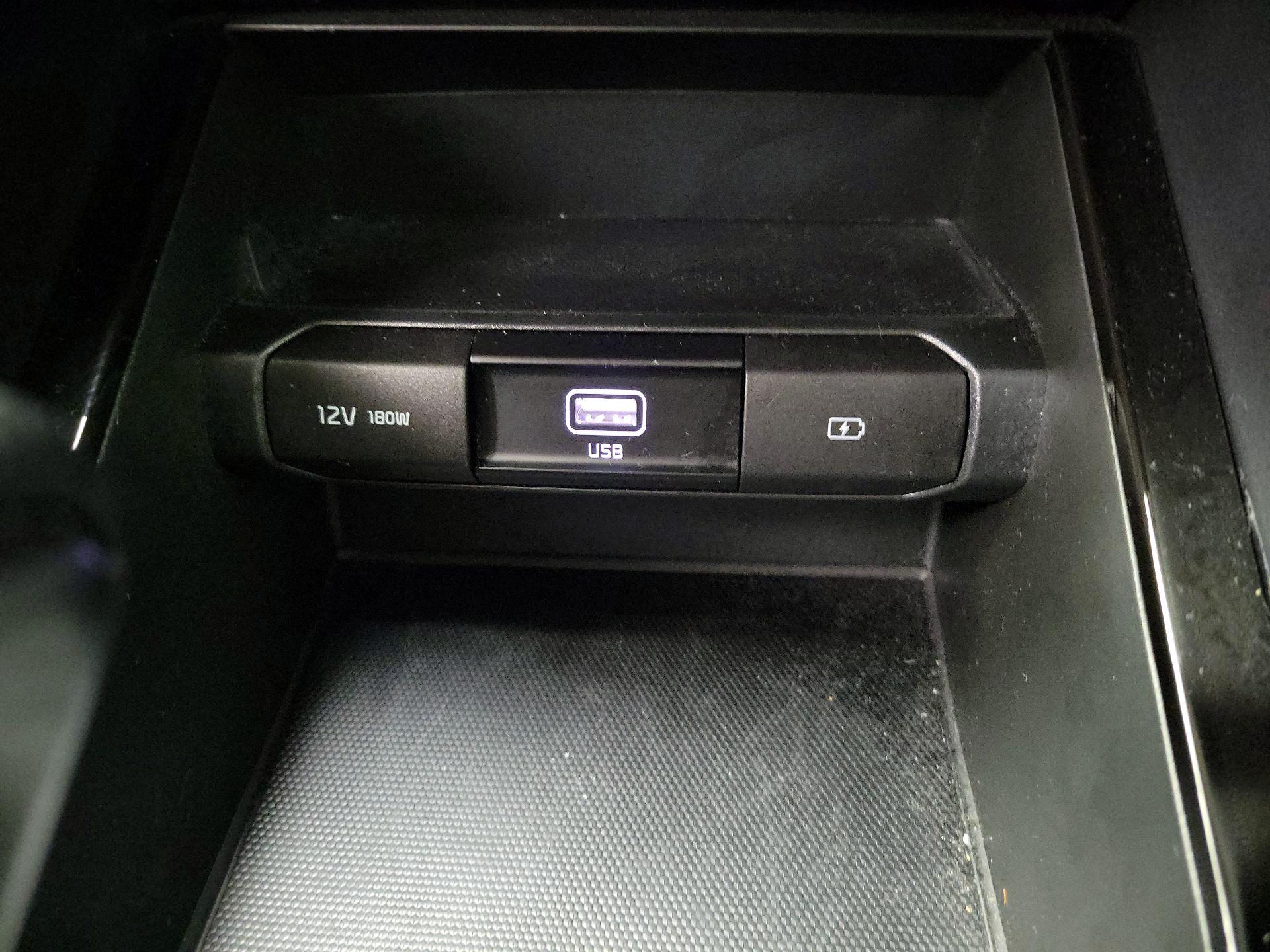 Thumbnail: 2021 Kia Telluride - 18