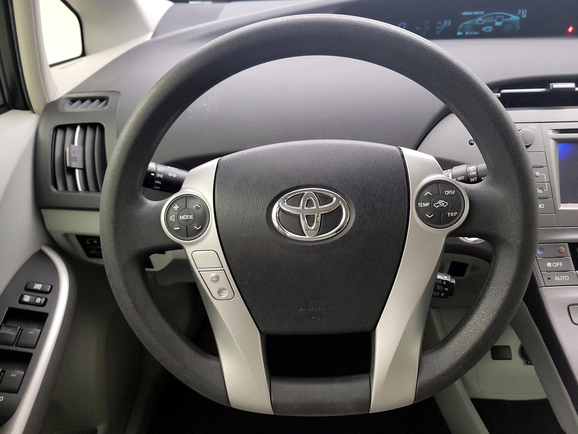 Thumbnail: 2014 Toyota Prius - 10