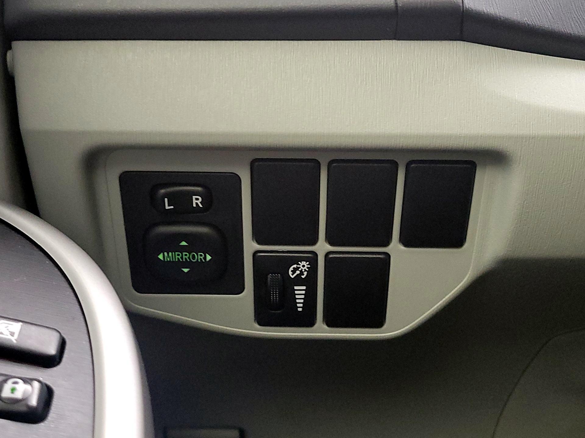 Thumbnail: 2014 Toyota Prius - 13