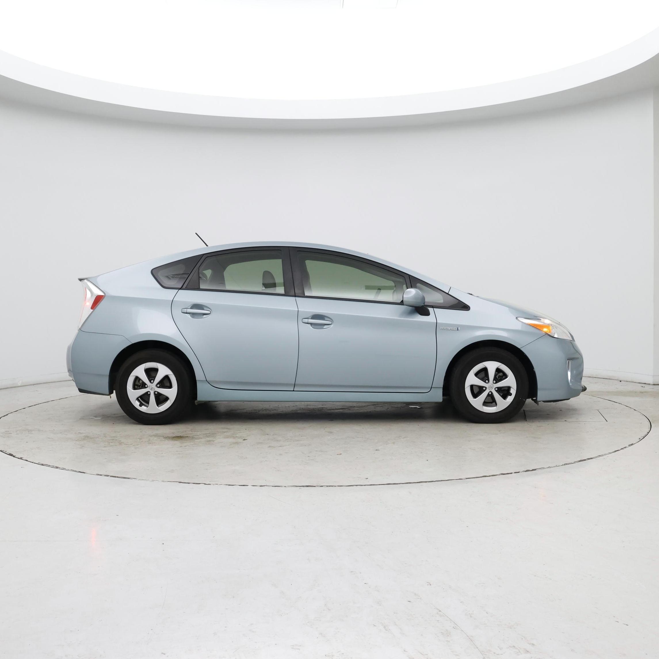 Thumbnail: 2014 Toyota Prius - 7