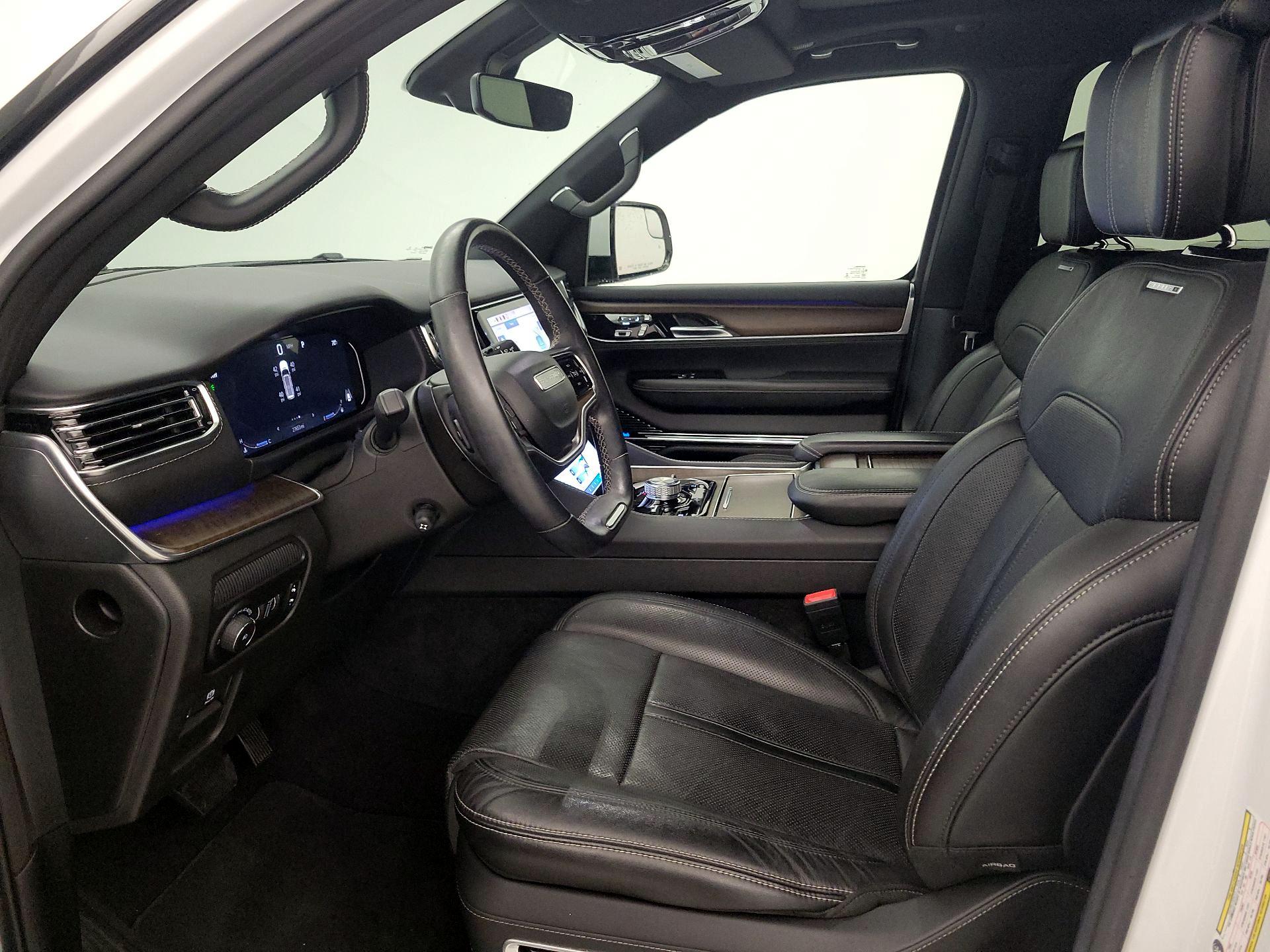 Thumbnail: 2022 Jeep Grand Wagoneer - 11