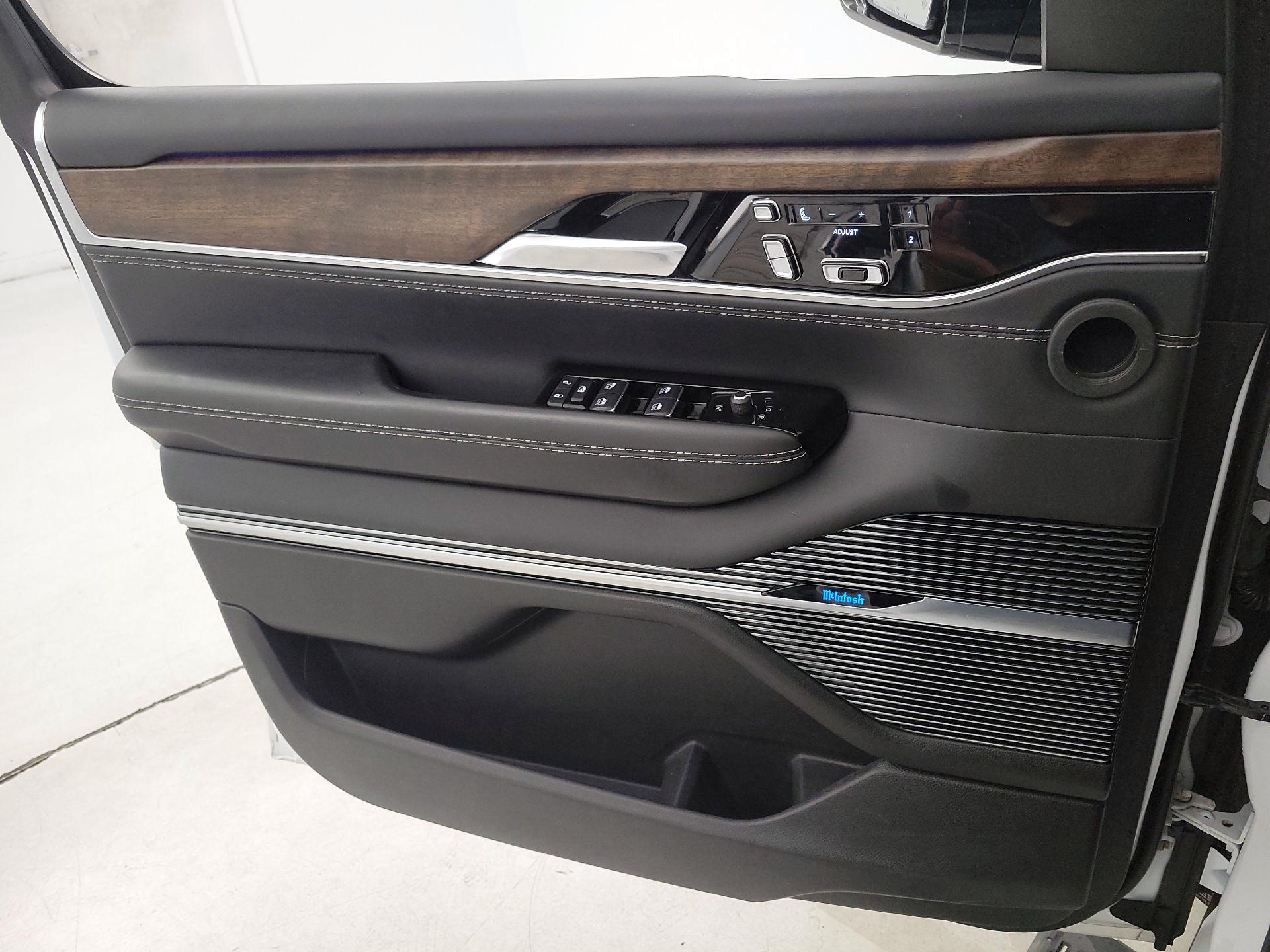 Thumbnail: 2022 Jeep Grand Wagoneer - 12