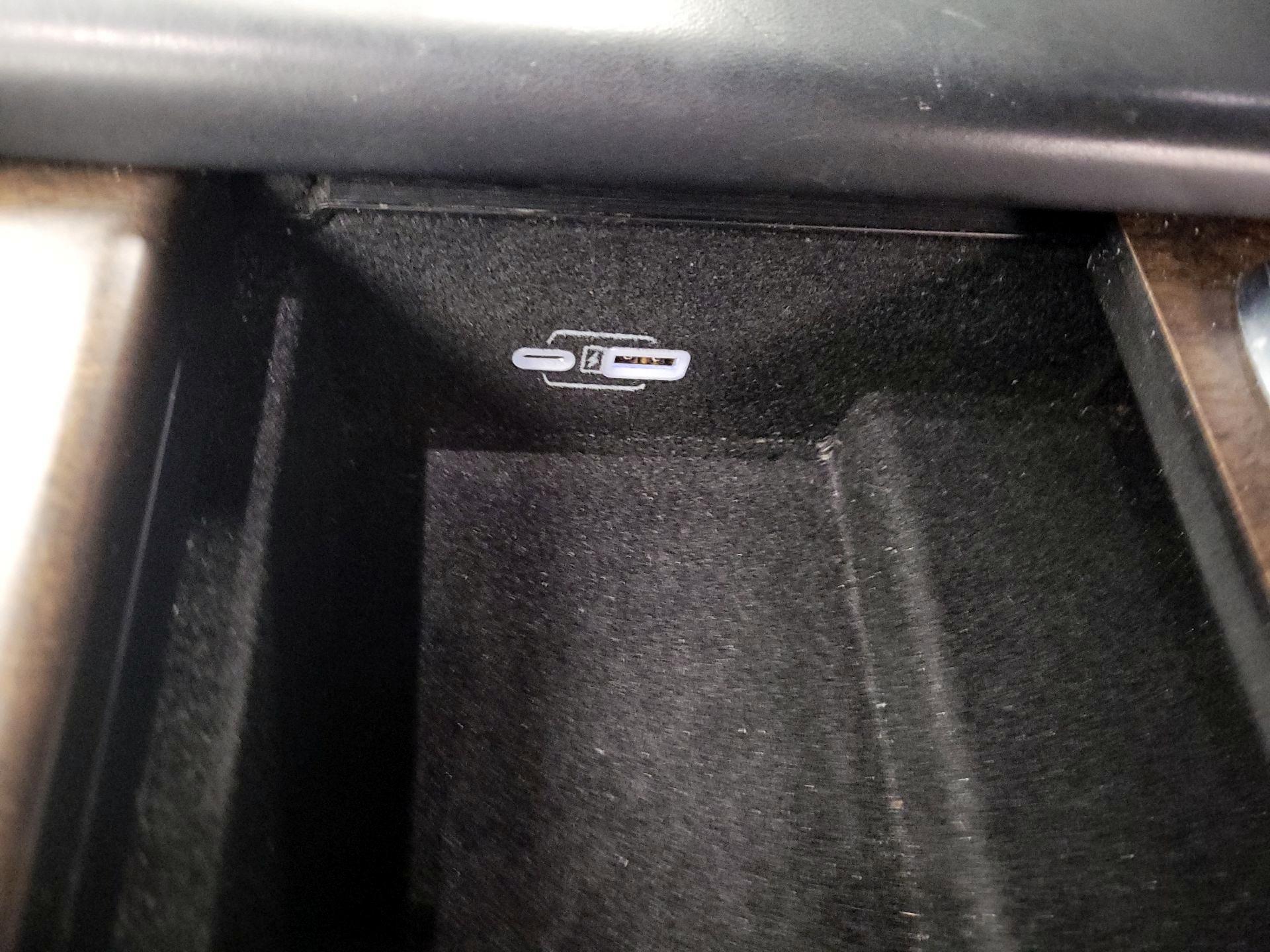 Thumbnail: 2022 Jeep Grand Wagoneer - 19