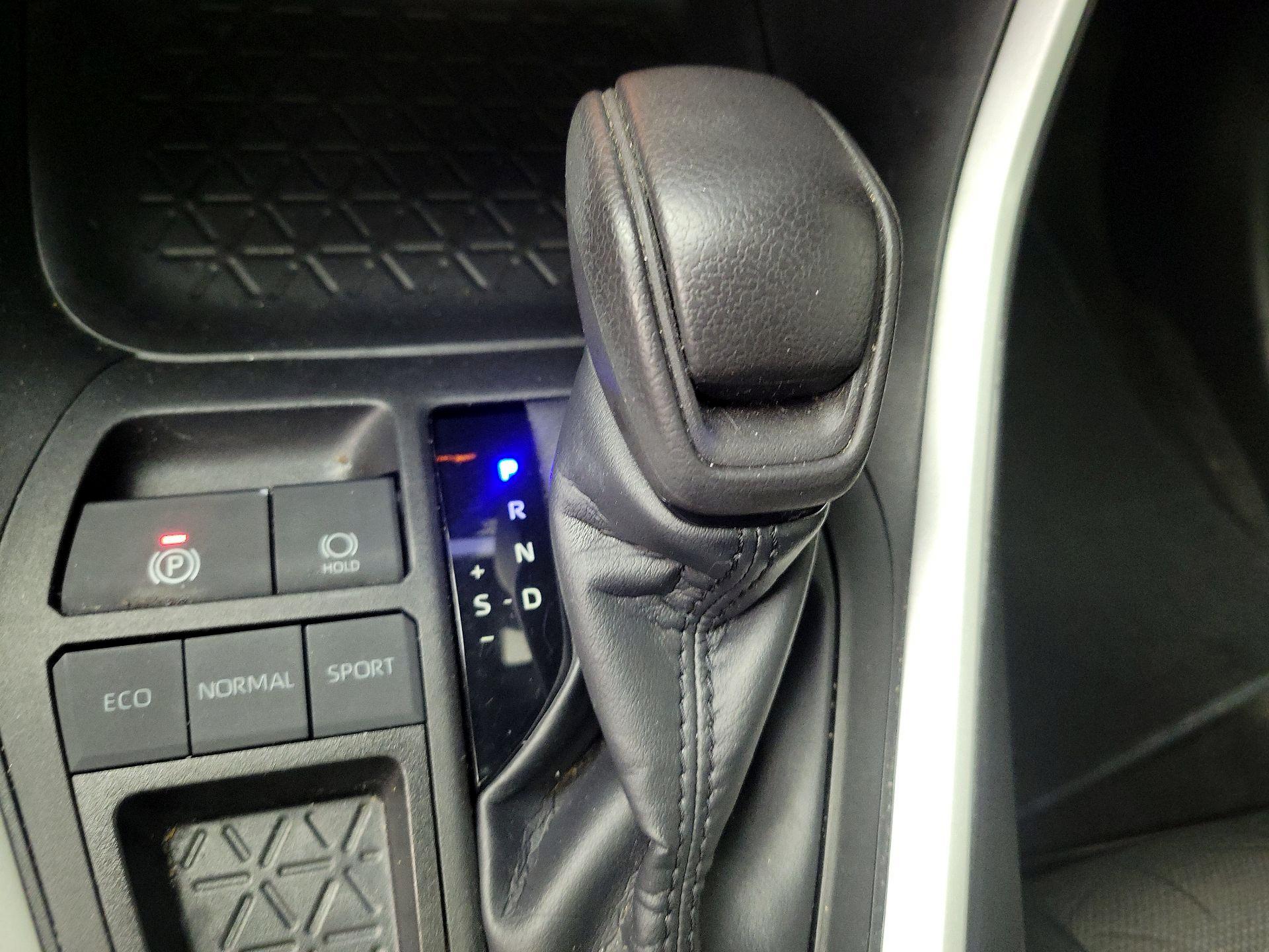 Thumbnail: 2023 Toyota RAV4 - 16