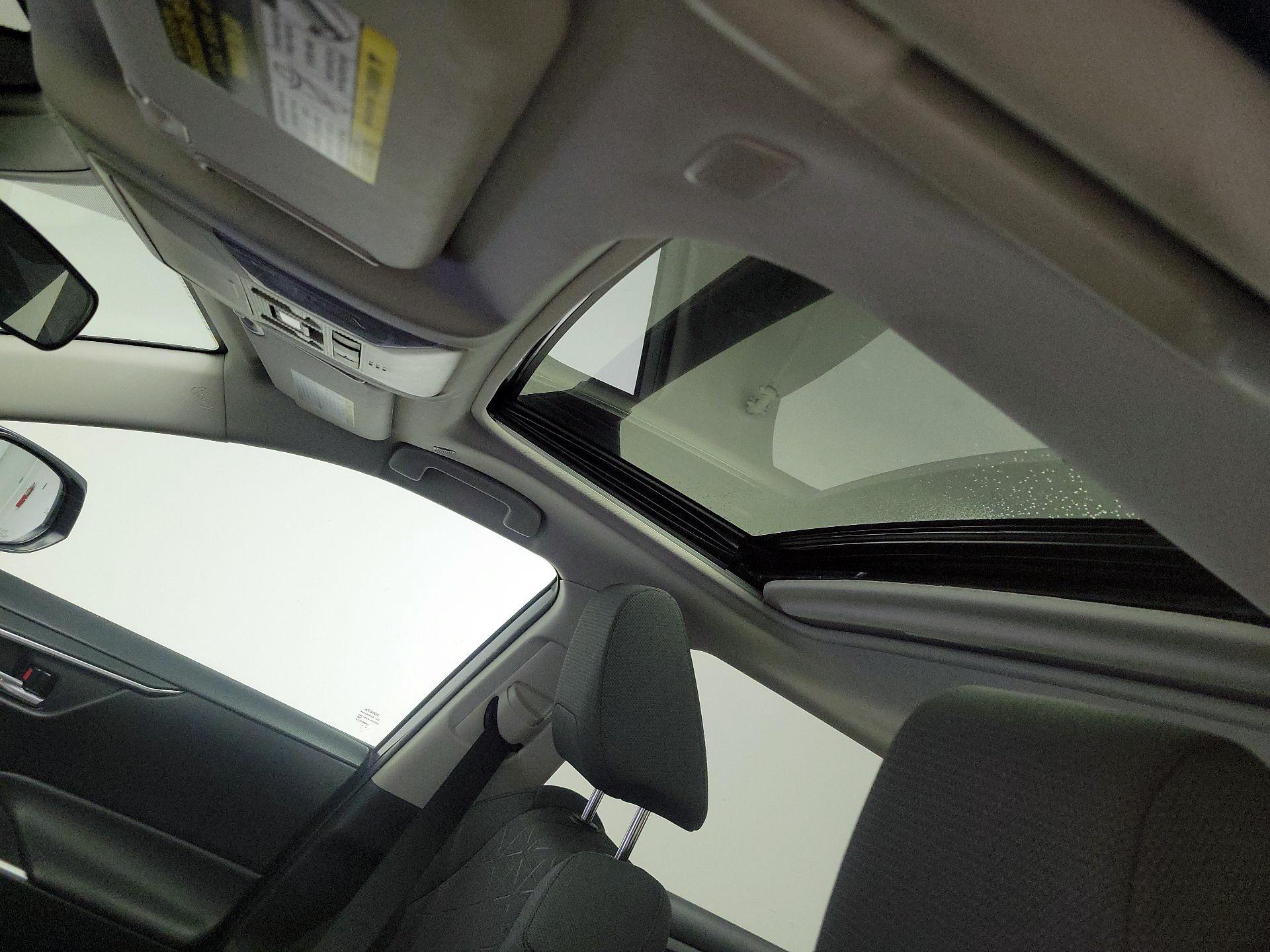 Thumbnail: 2023 Toyota RAV4 - 18