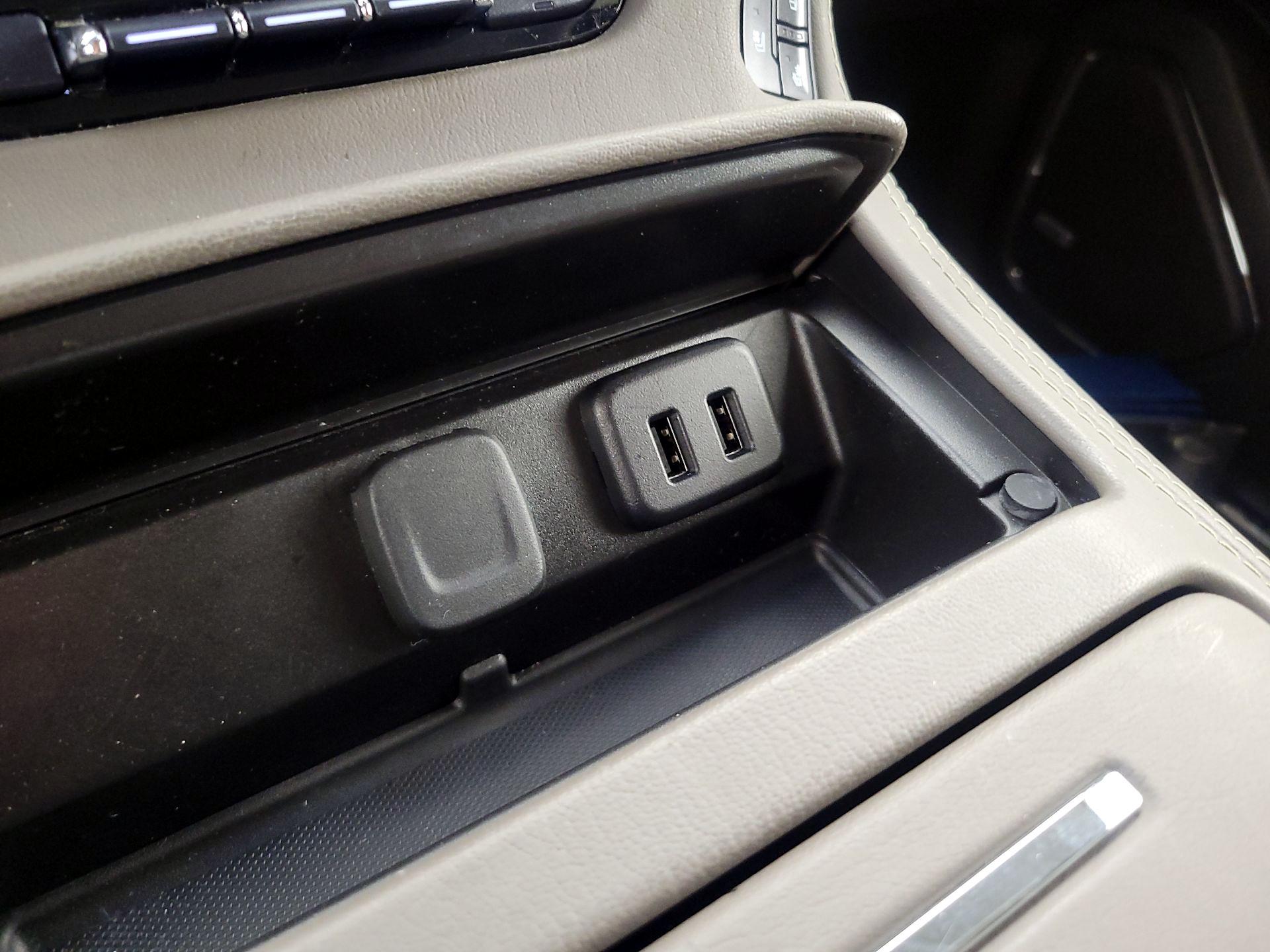 Thumbnail: 2019 GMC Yukon - 19