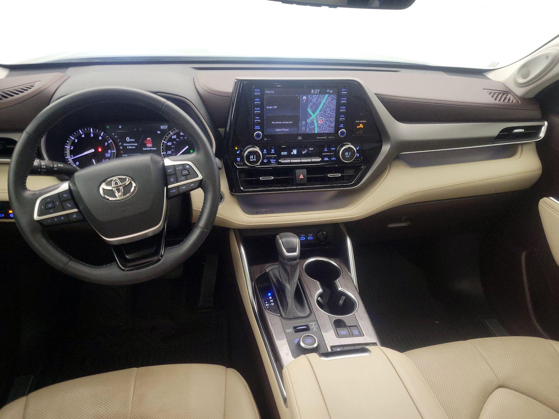 Thumbnail: 2022 Toyota Highlander - 9